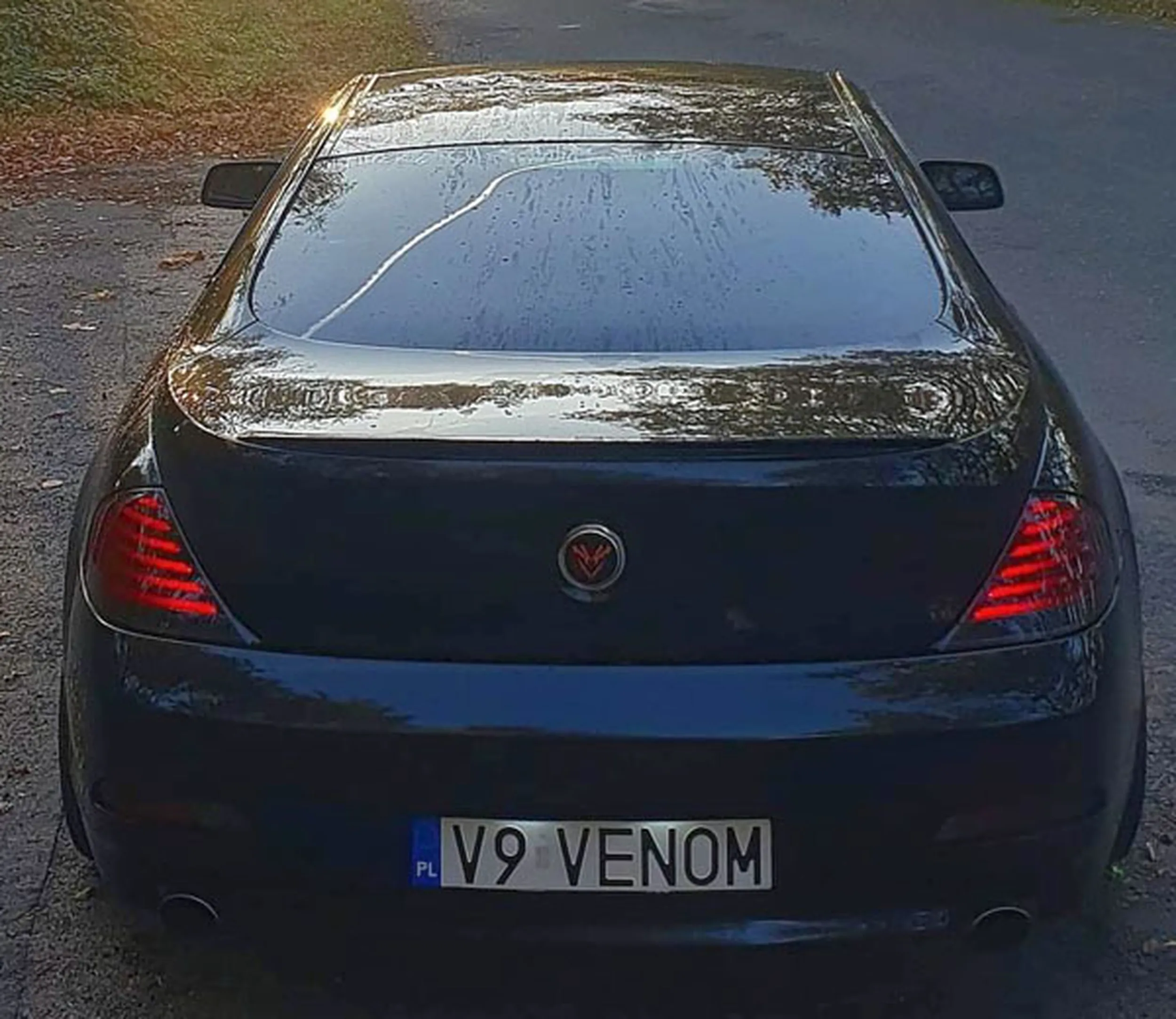 Fajny numer, blacha V9 VENOM
