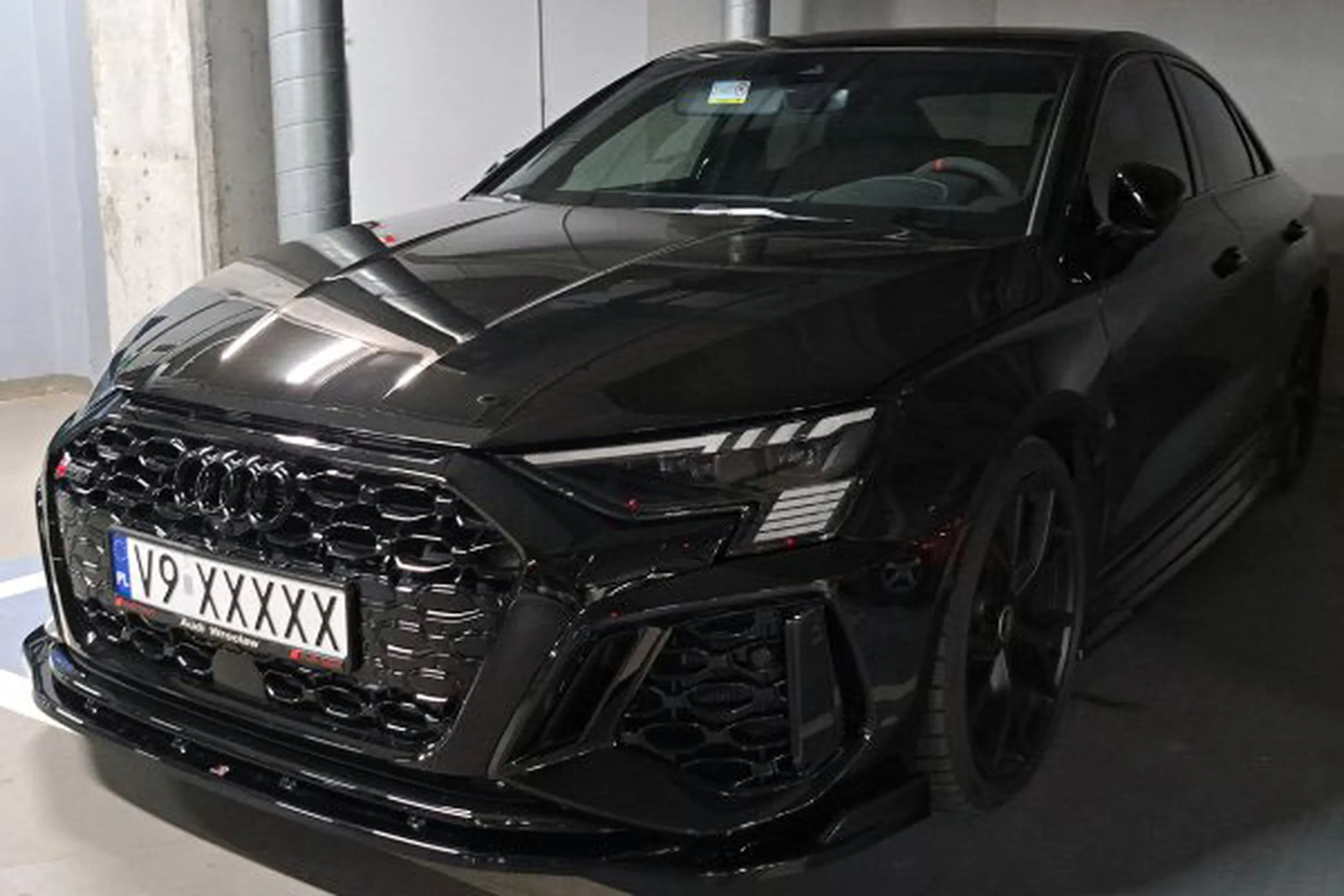 Fajny numer, blacha V9 XXXXX