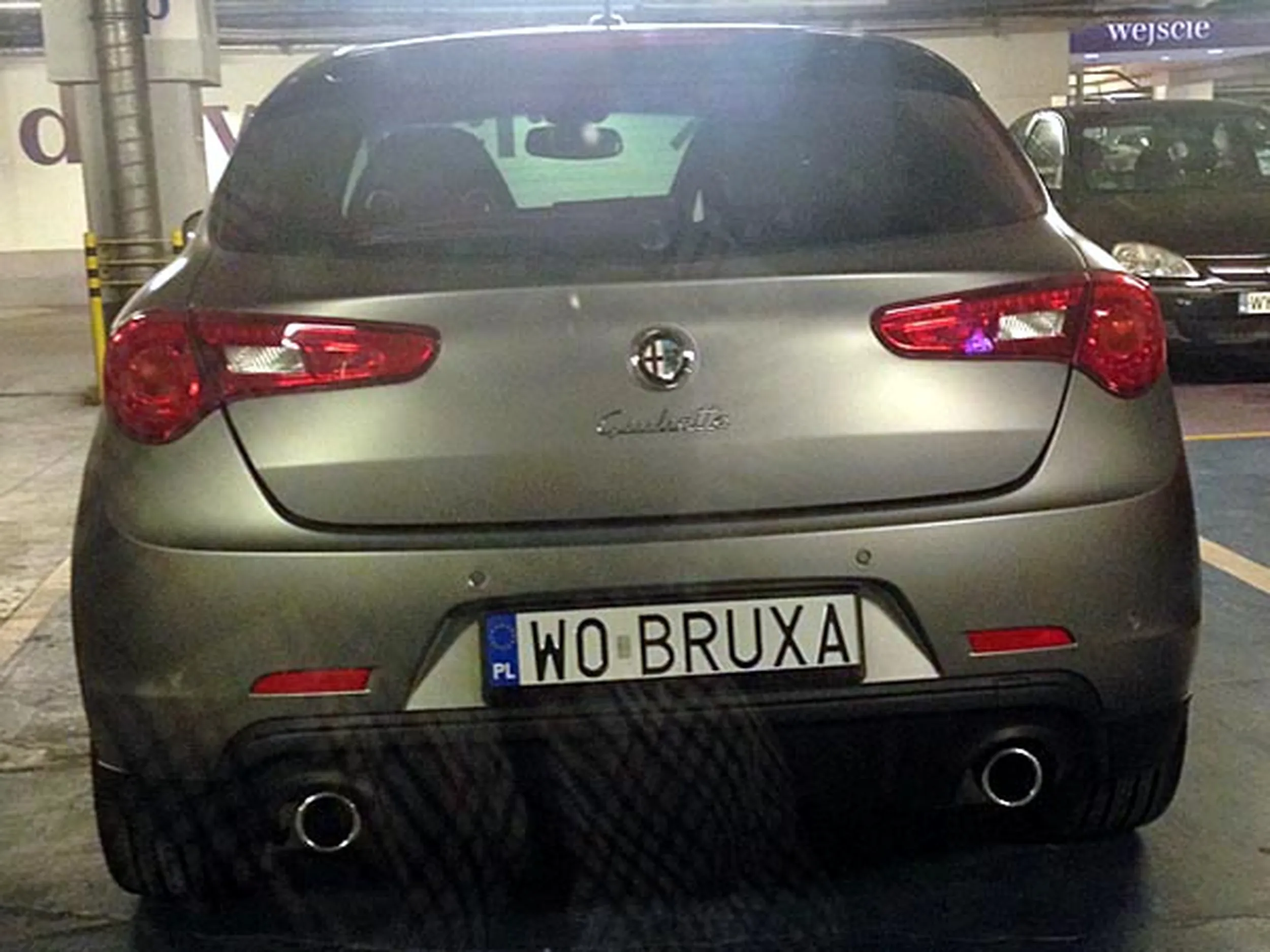 Fajny numer, blacha W0 BRUXA