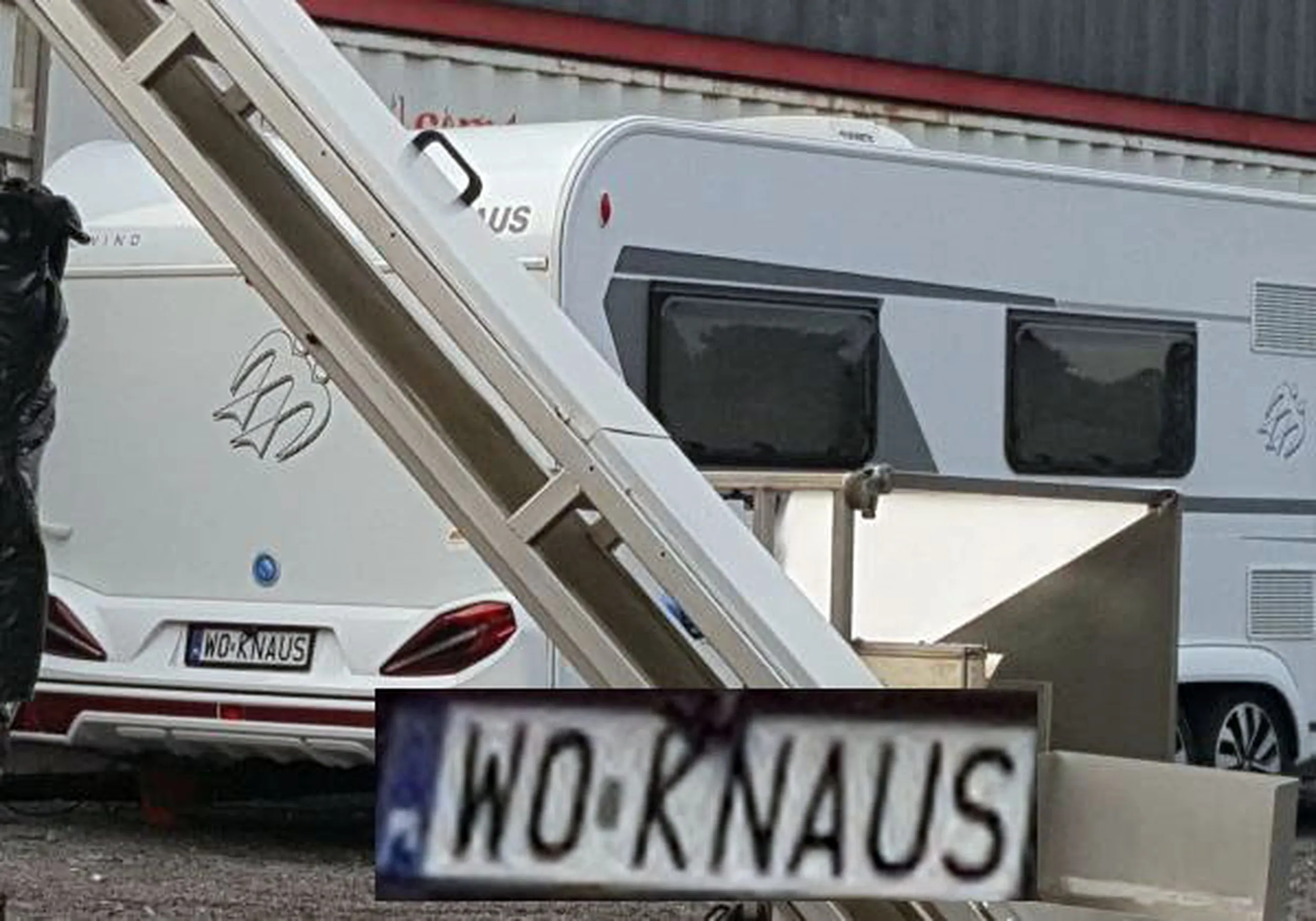 Fajny numer, blacha W0 KNAUS