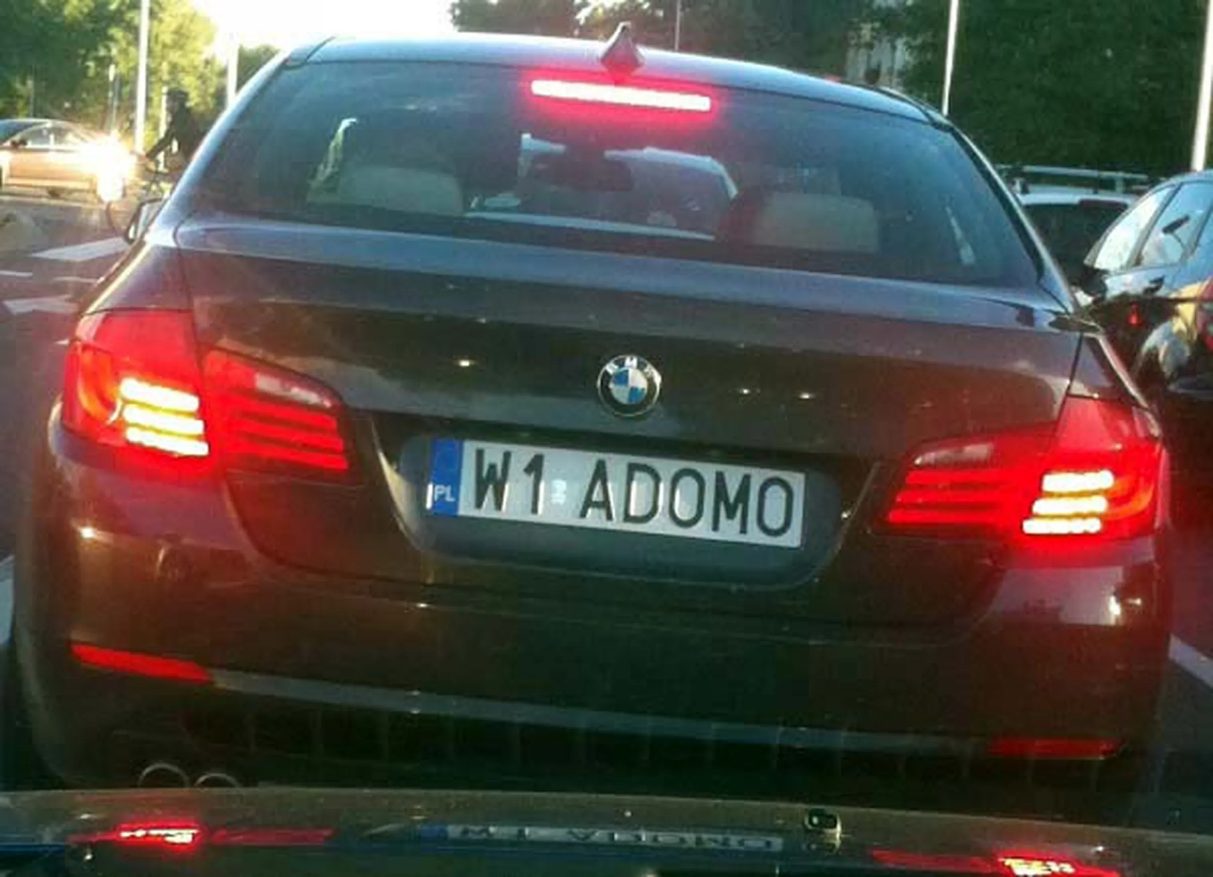 Fajny numer, blacha W1 ADOMO