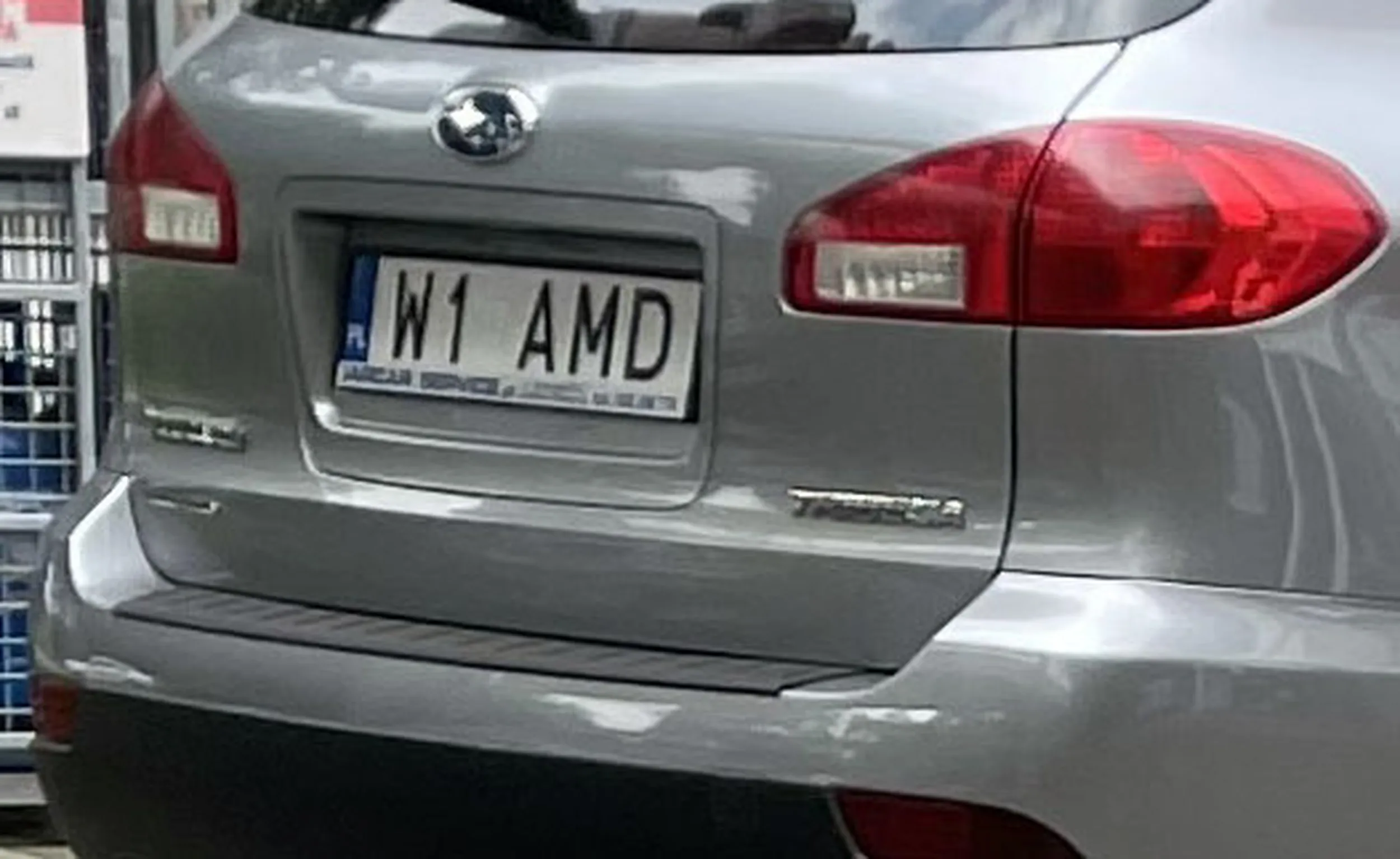 Fajny numer, blacha W1 AMD