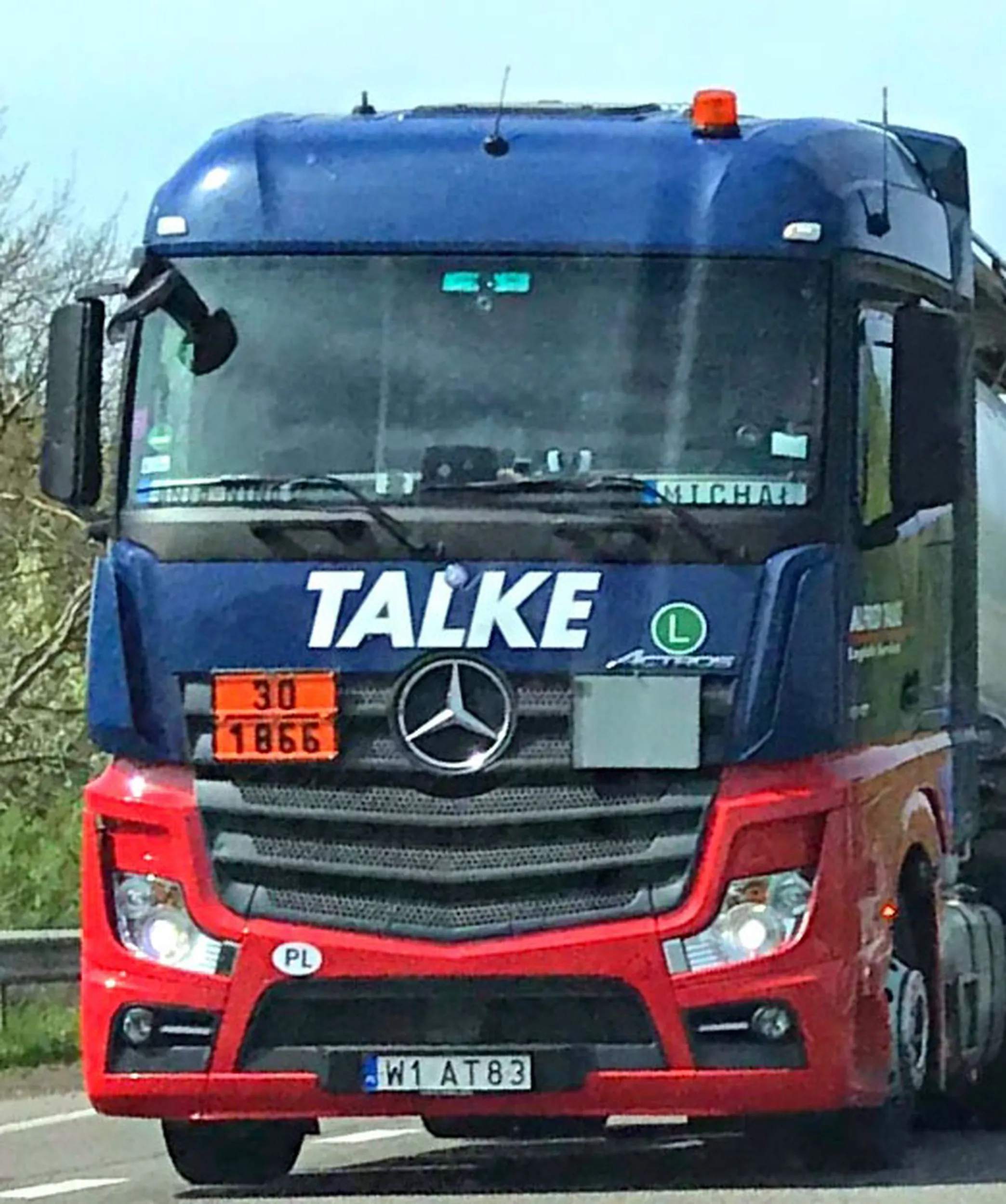 Fajny numer, blacha W1 AT83