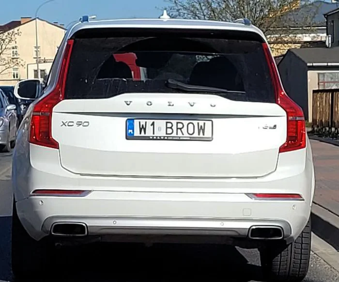 Fajny numer, blacha W1 BROW