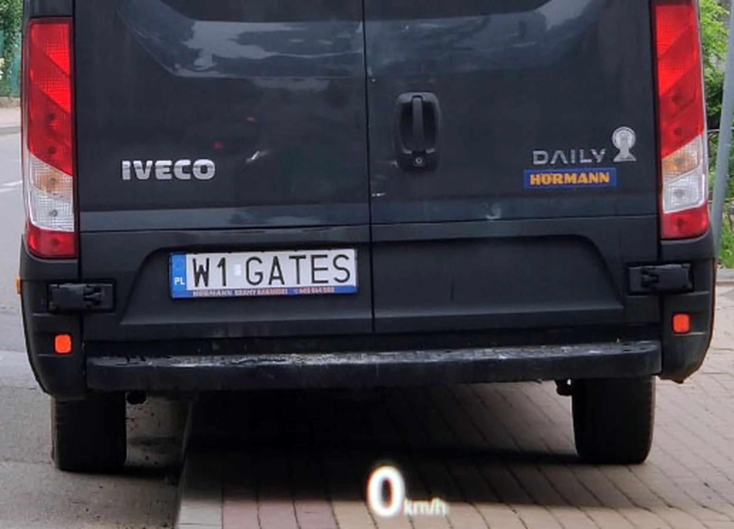 Fajny numer, blacha W1 GATES