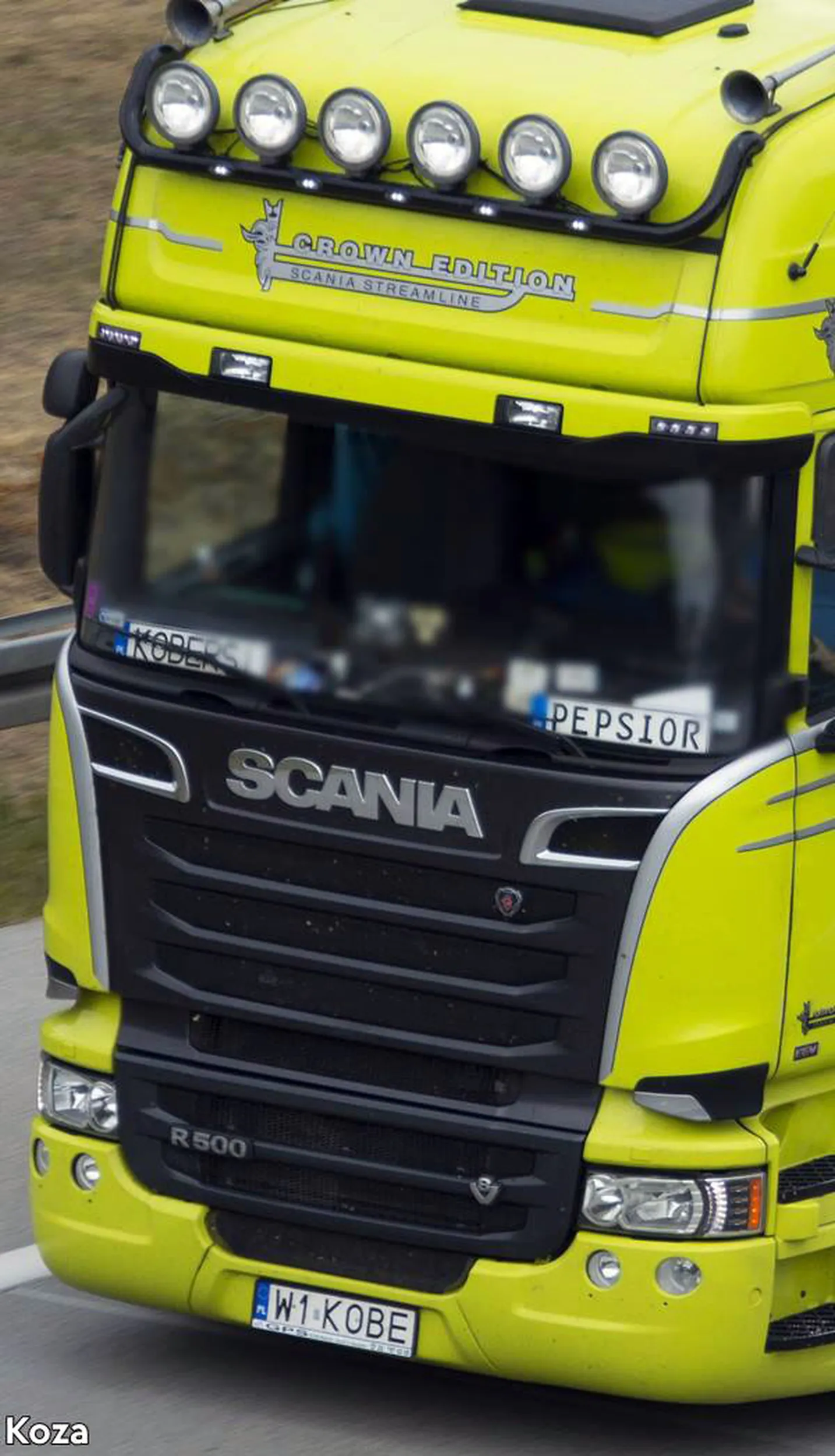 Fajny numer, blacha W1 KOBE