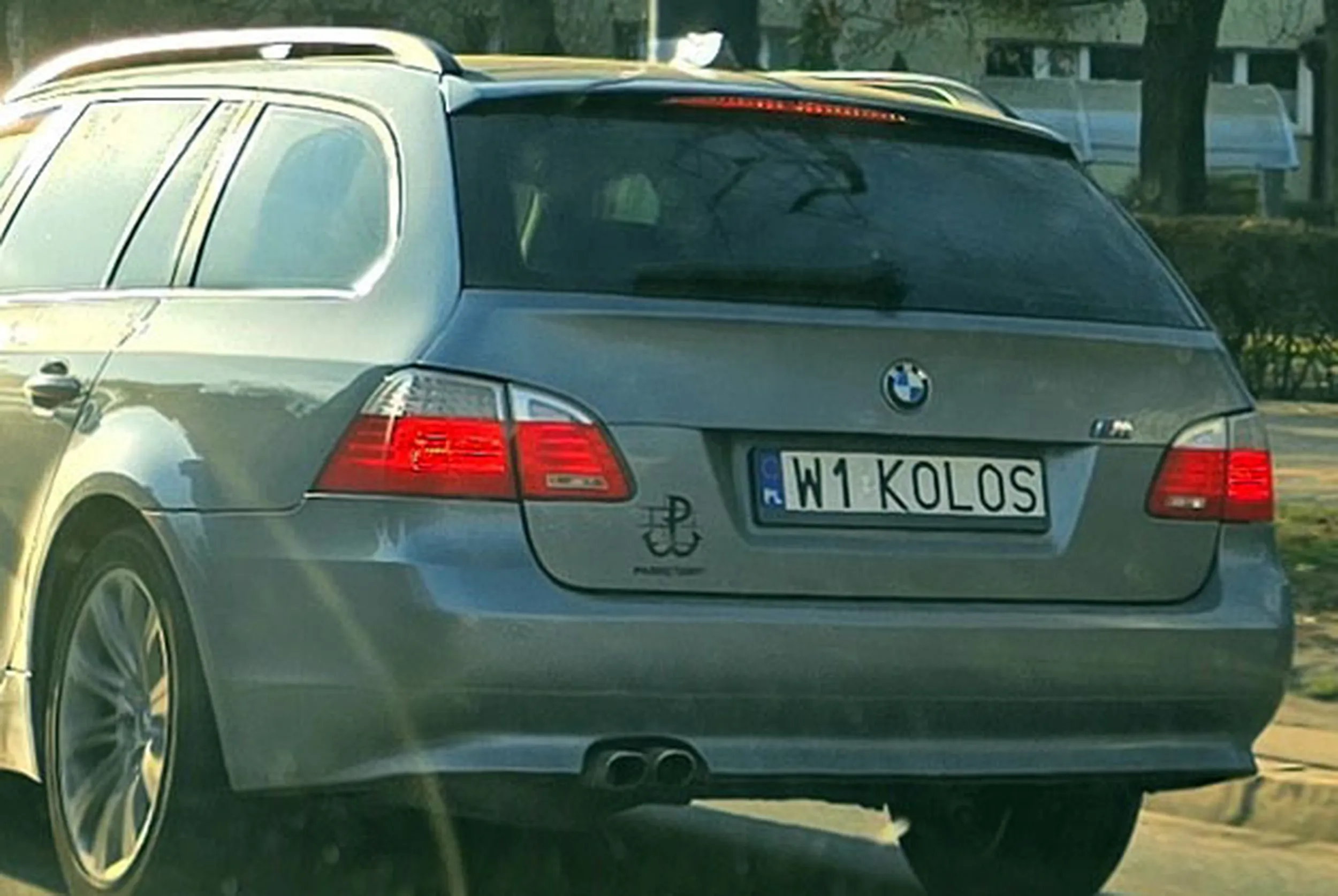 Fajny numer, blacha W1 KOLOS