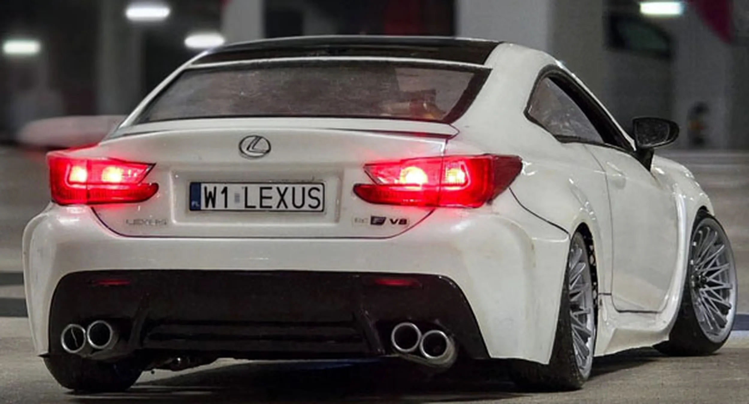 Fajny numer, blacha W1 LEXUS