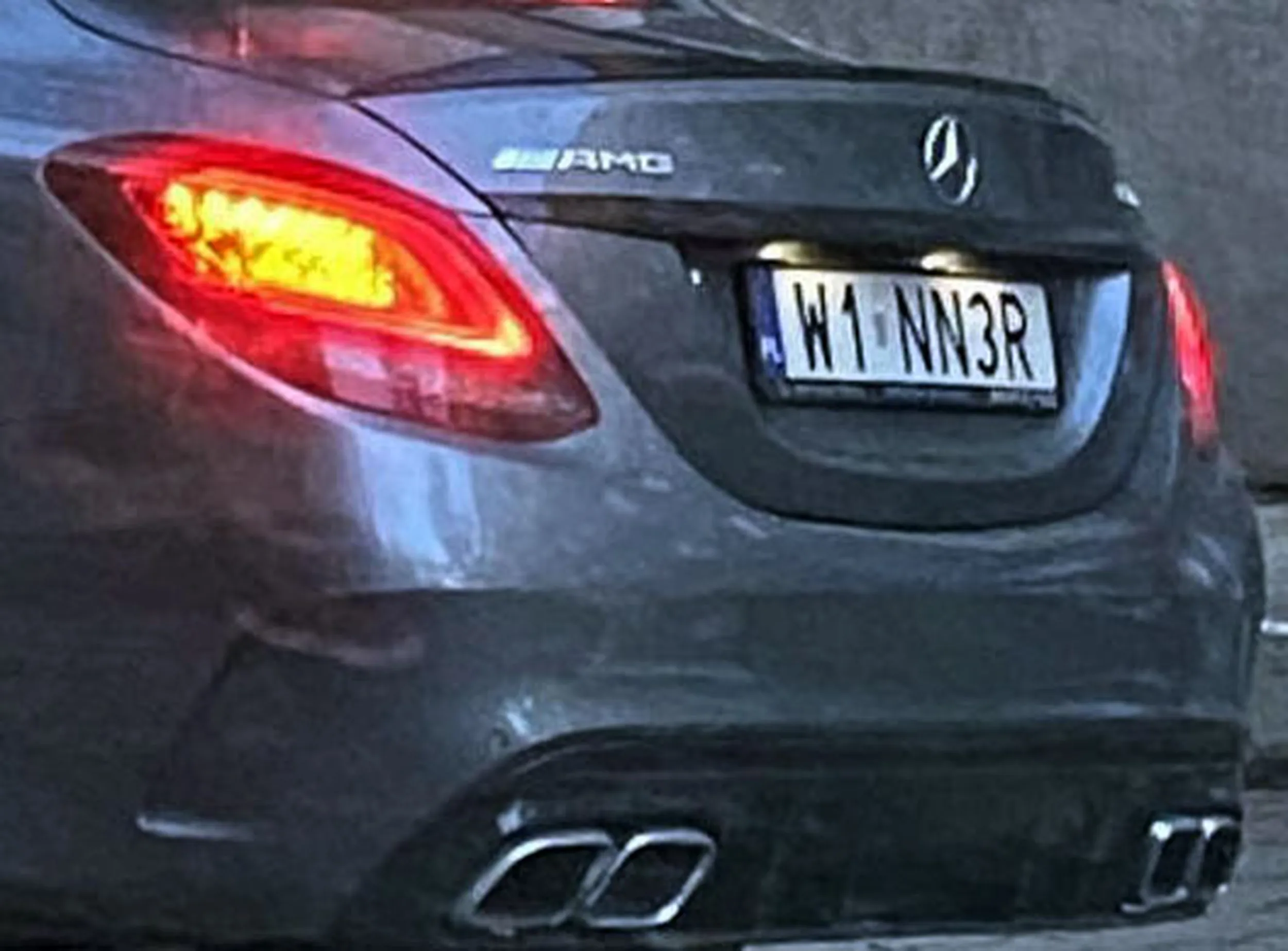 Fajny numer, blacha W1 NN3R