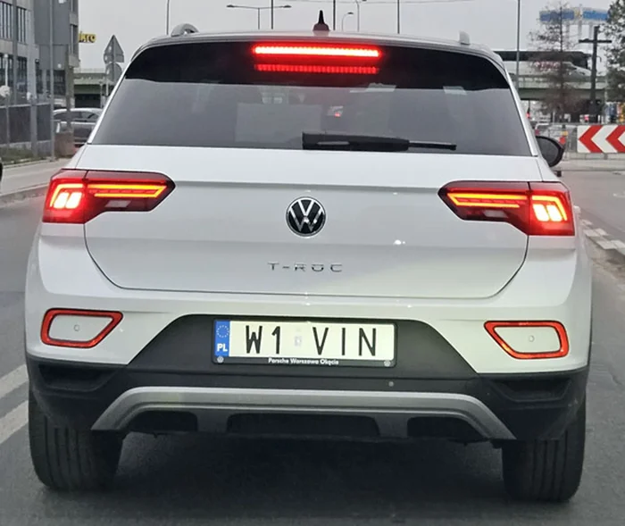 Fajny numer, blacha W1 VIN
