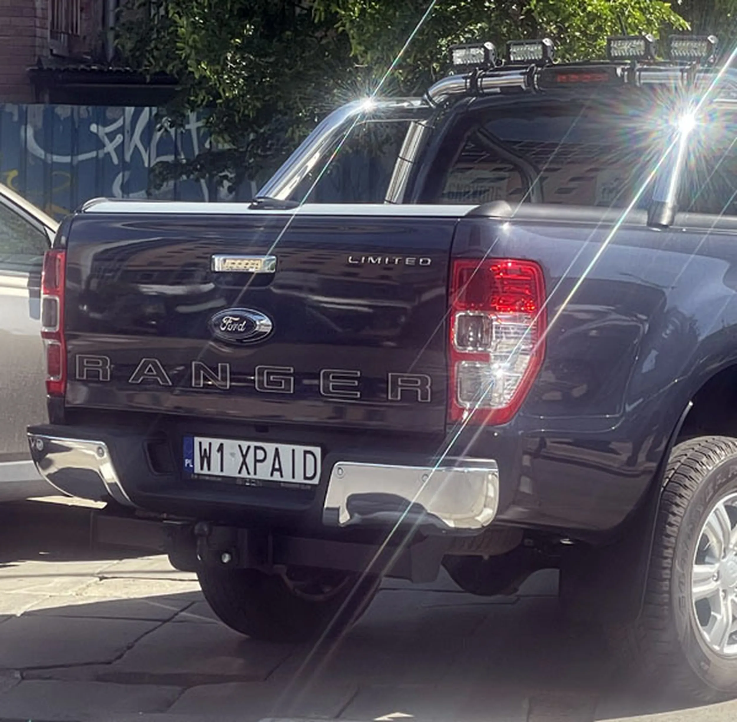 Fajny numer, blacha W1 XPAID