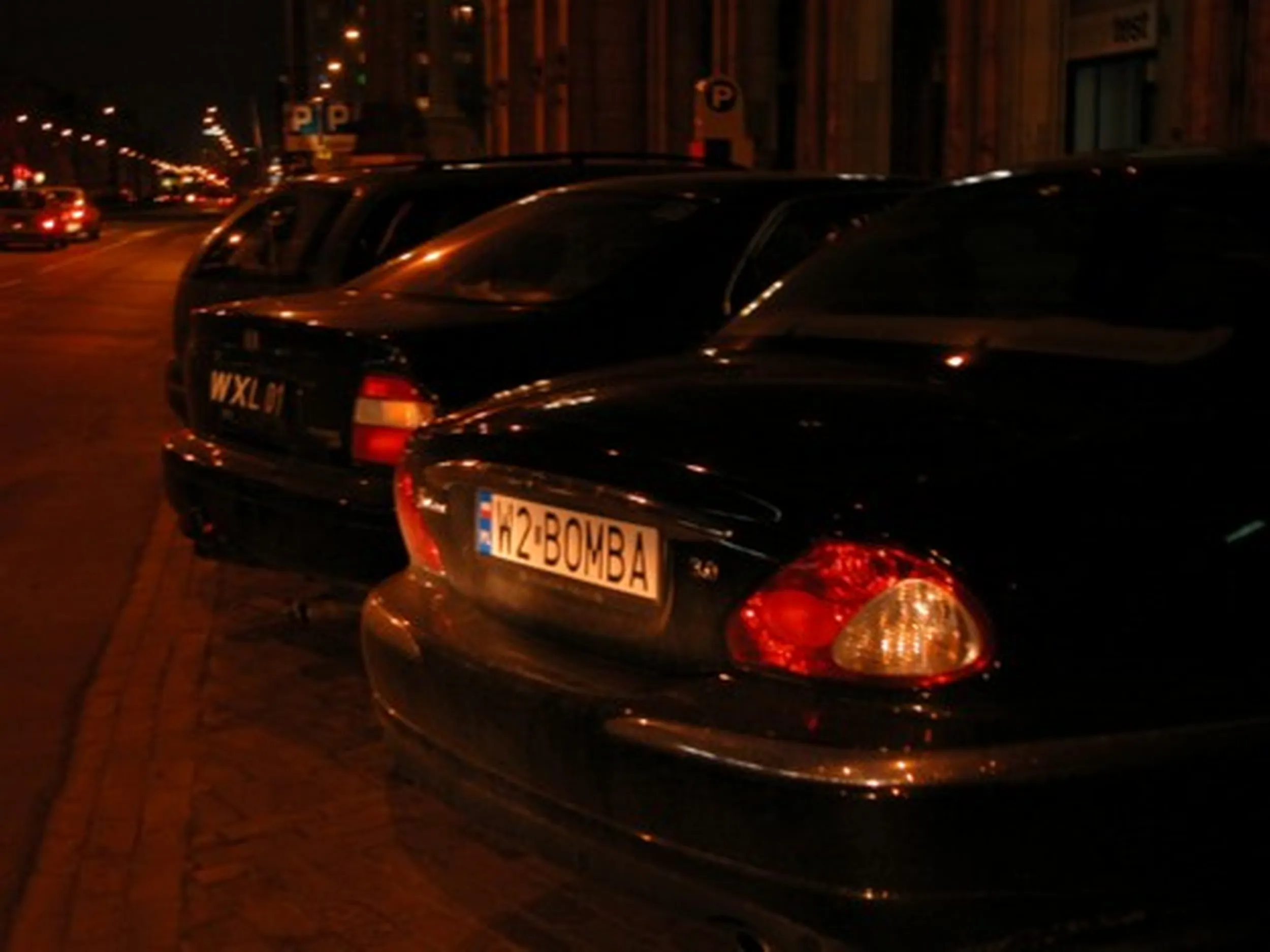 Fajny numer, blacha W2 BOMBA