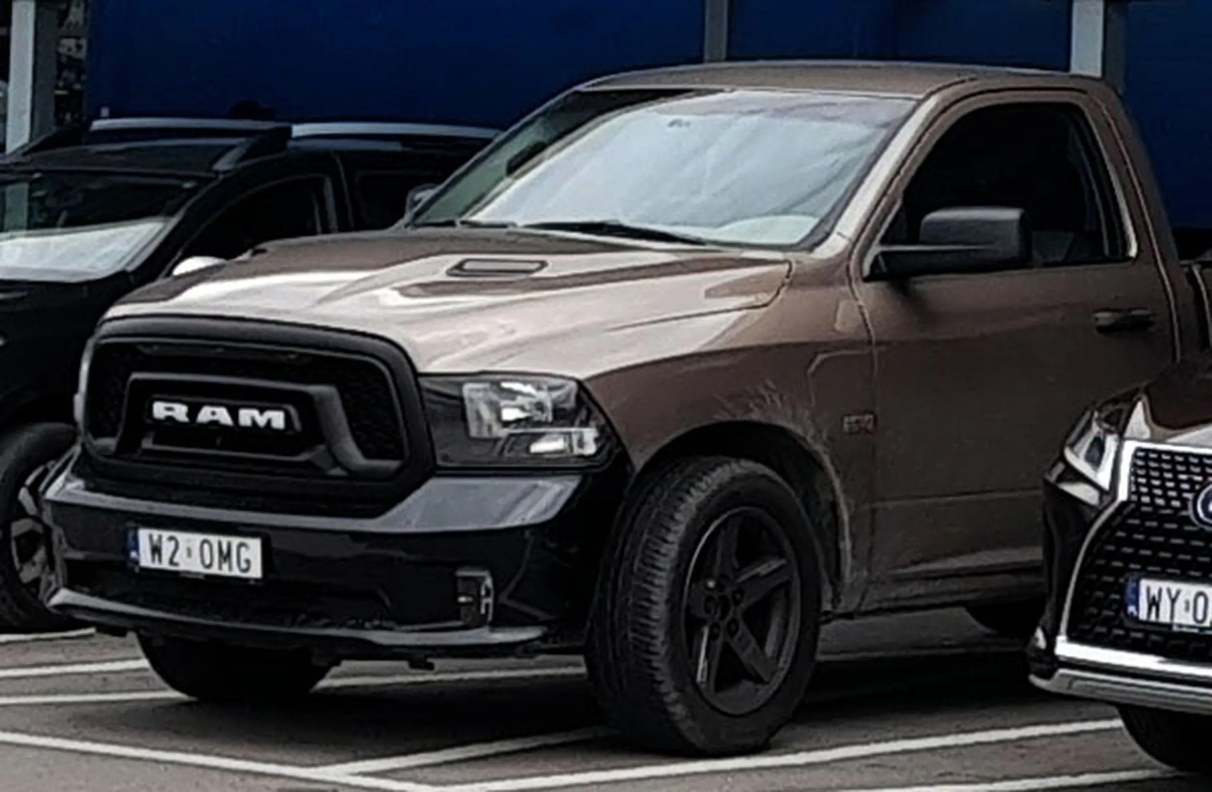 Fajny numer, blacha W2 OMG