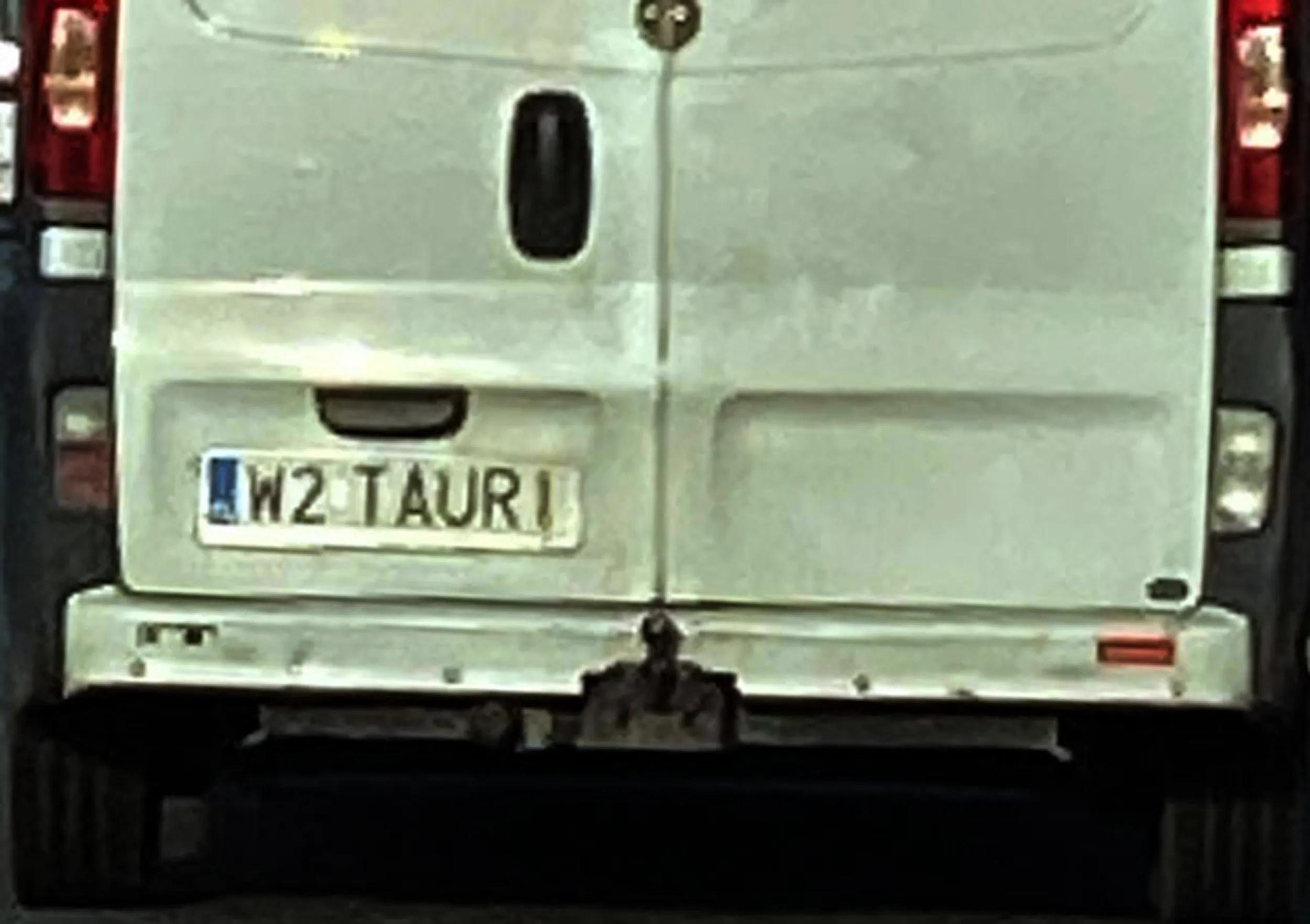 Fajny numer, blacha W2 TAURI