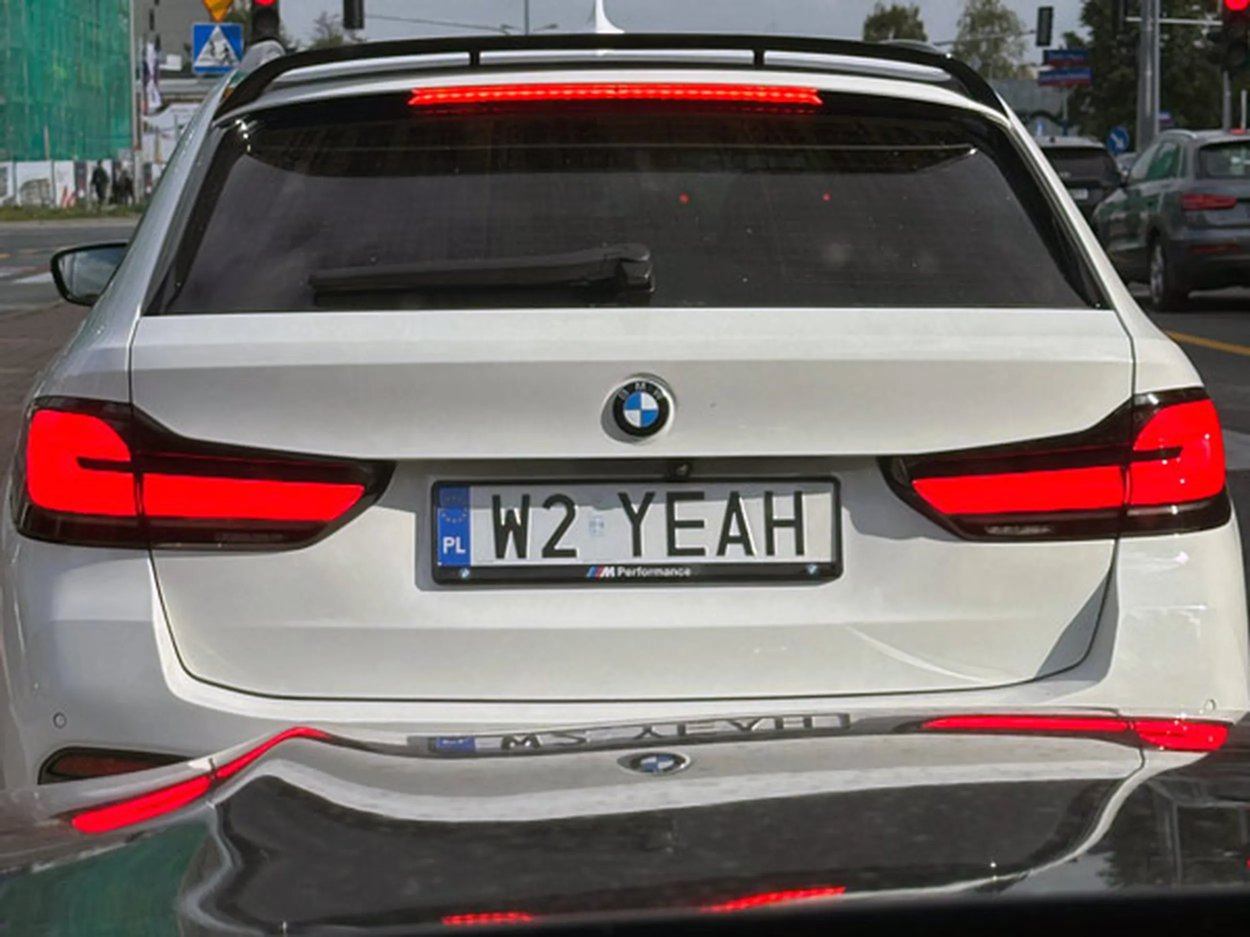 Fajny numer, blacha W2 YEAH