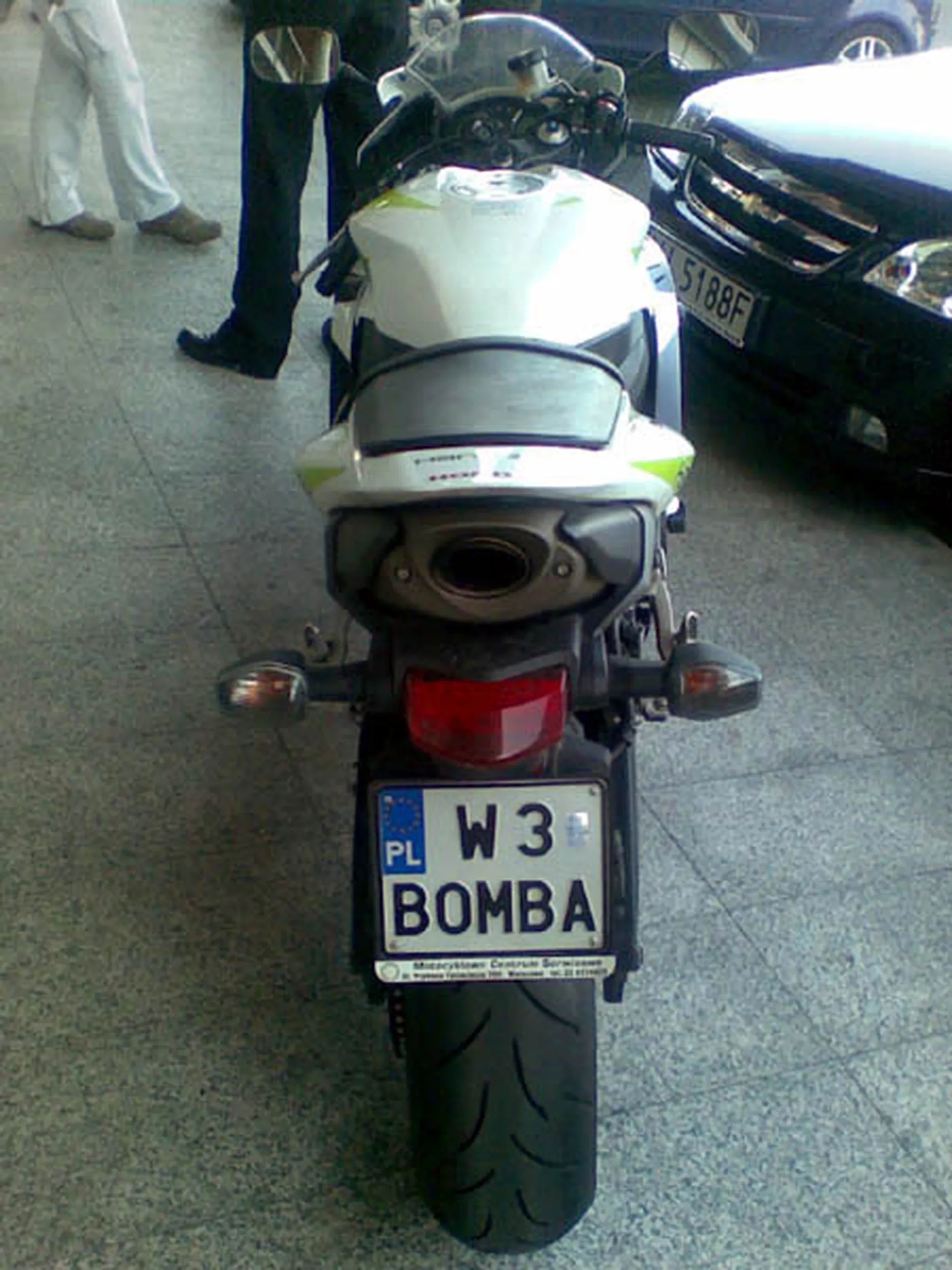 Fajny numer, blacha W3 BOMBA