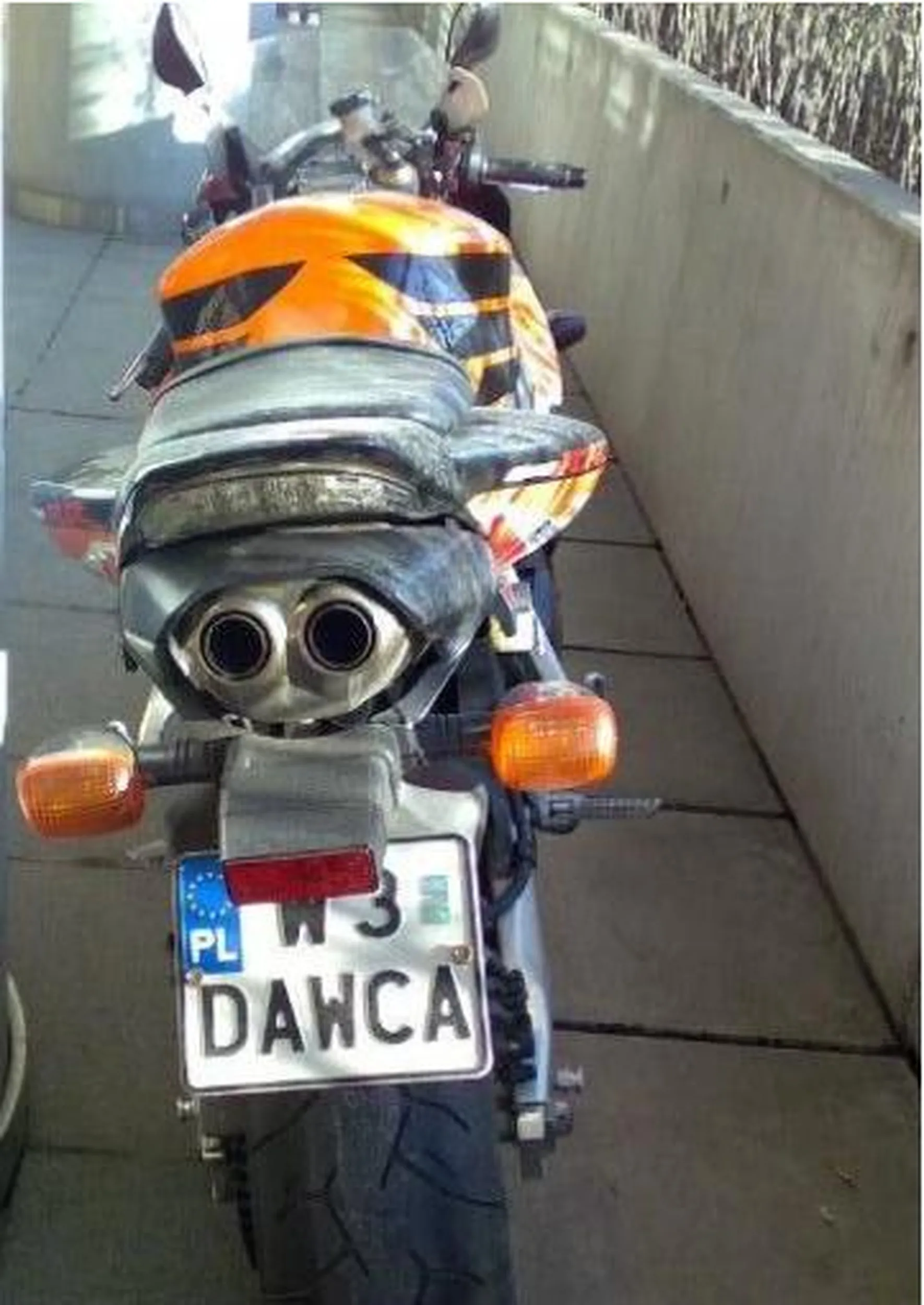 Fajny numer, blacha W3 DAWCA