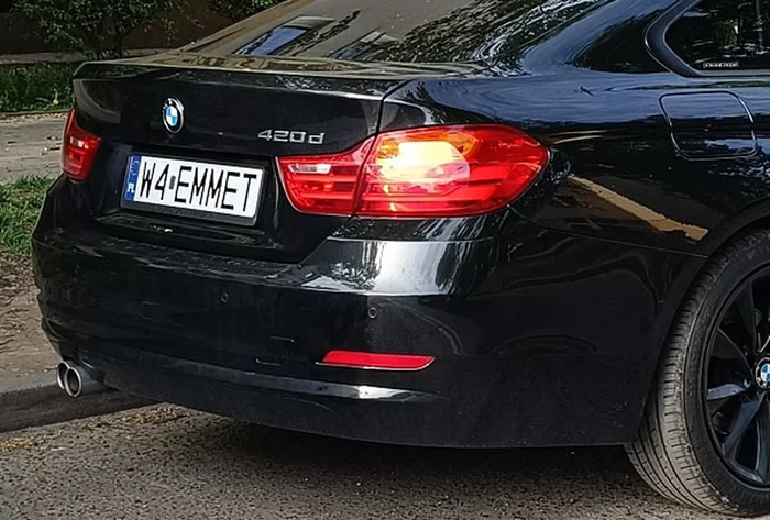 Fajny numer, blacha W4 EMMET