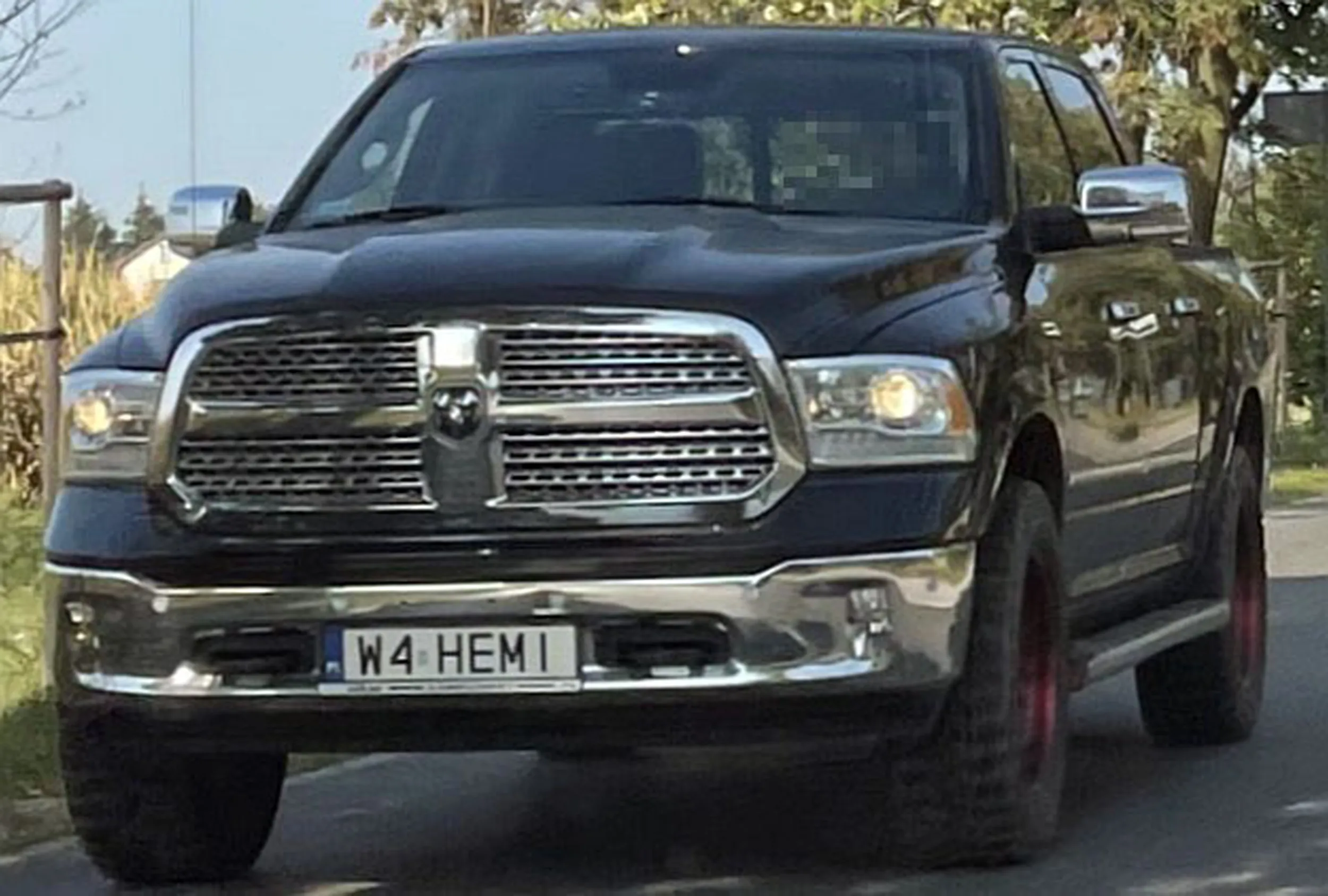 Fajny numer, blacha W4 HEMI