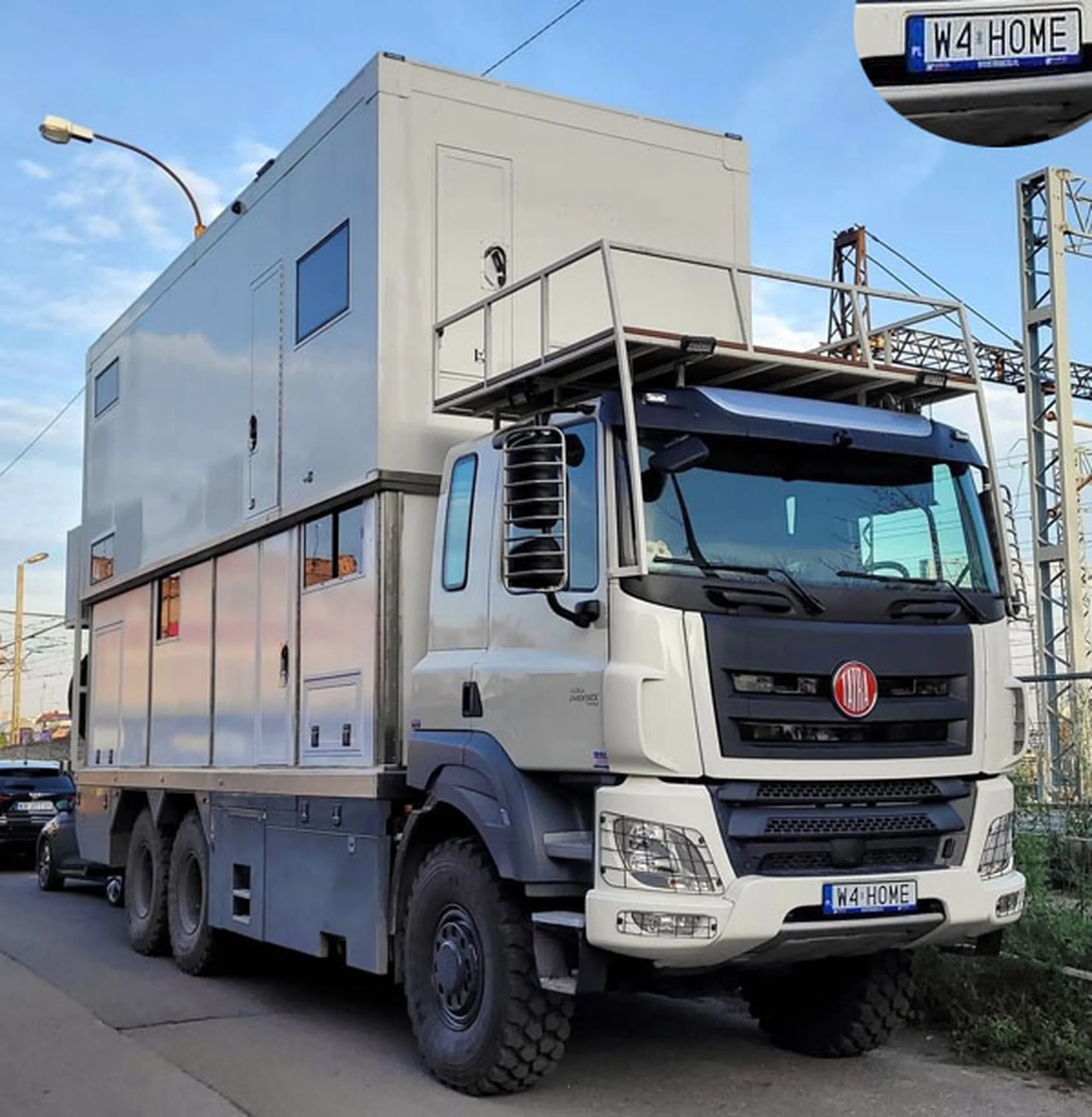 Fajny numer, blacha W4 HOME