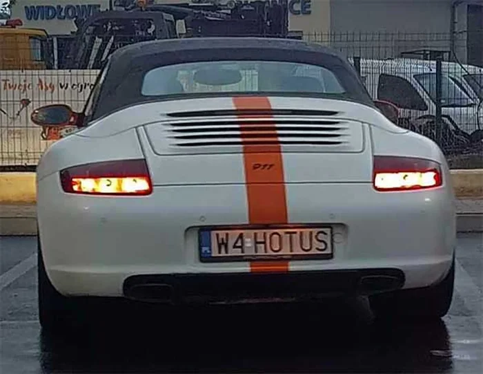 Fajny numer, blacha W4 HOTUS