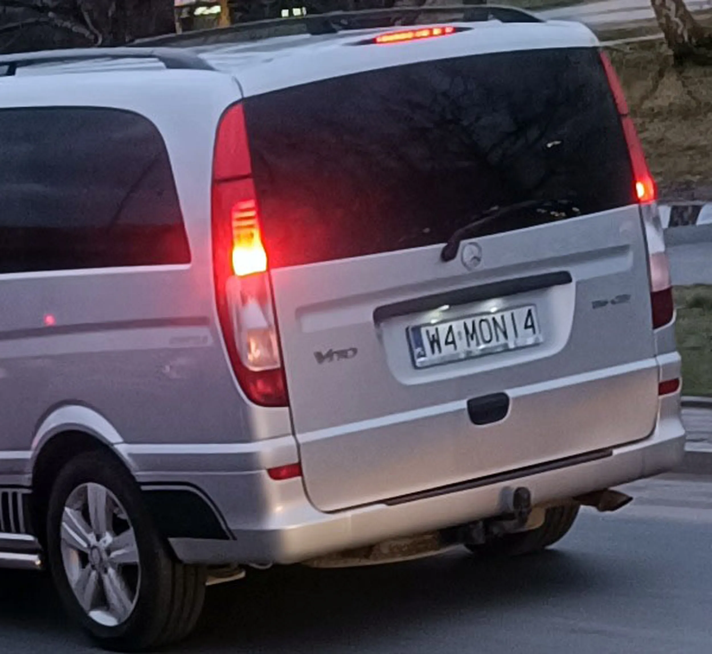 Fajny numer, blacha W4 MONI4