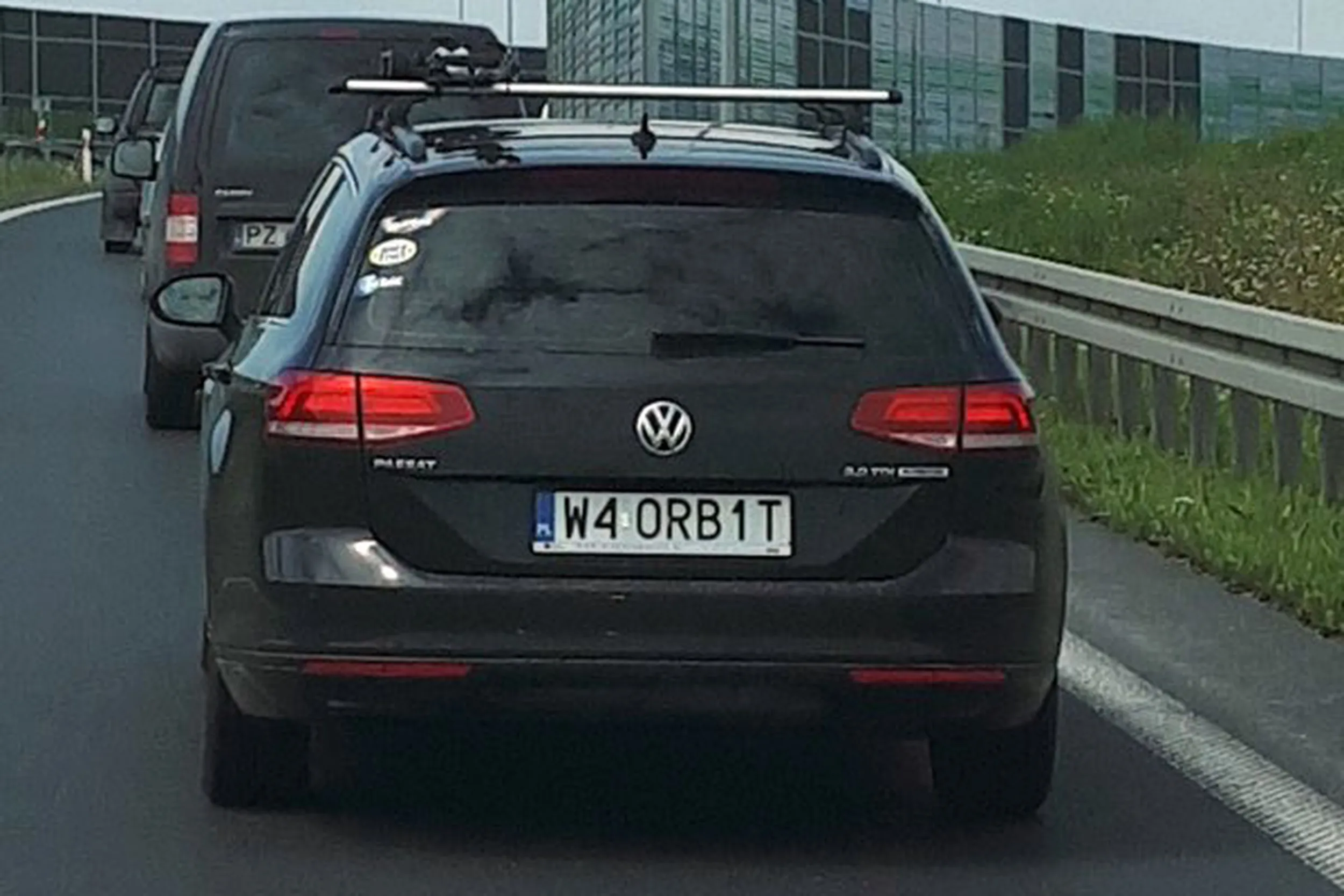 Fajny numer, blacha W4 ORB1T