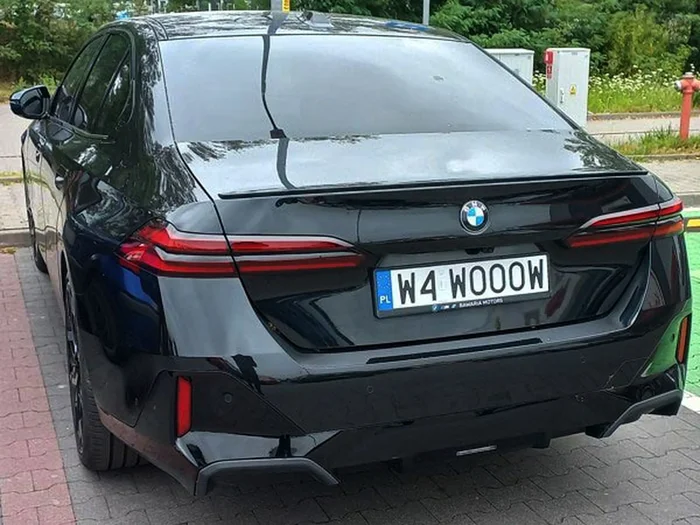 Fajny numer, blacha W4 WOOOW