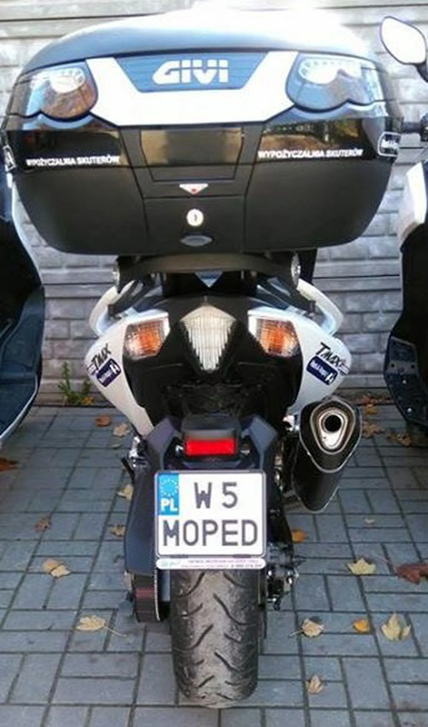 Fajny numer, blacha W5 MOPED