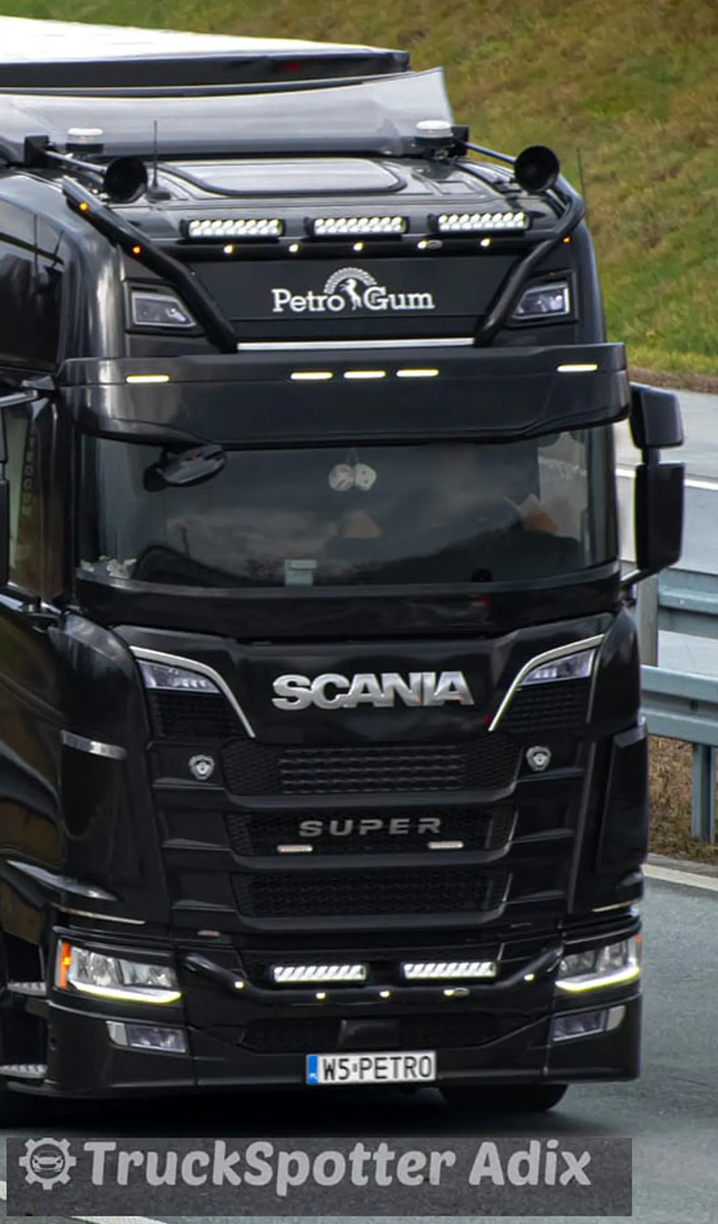 Fajny numer, blacha W5 PETRO