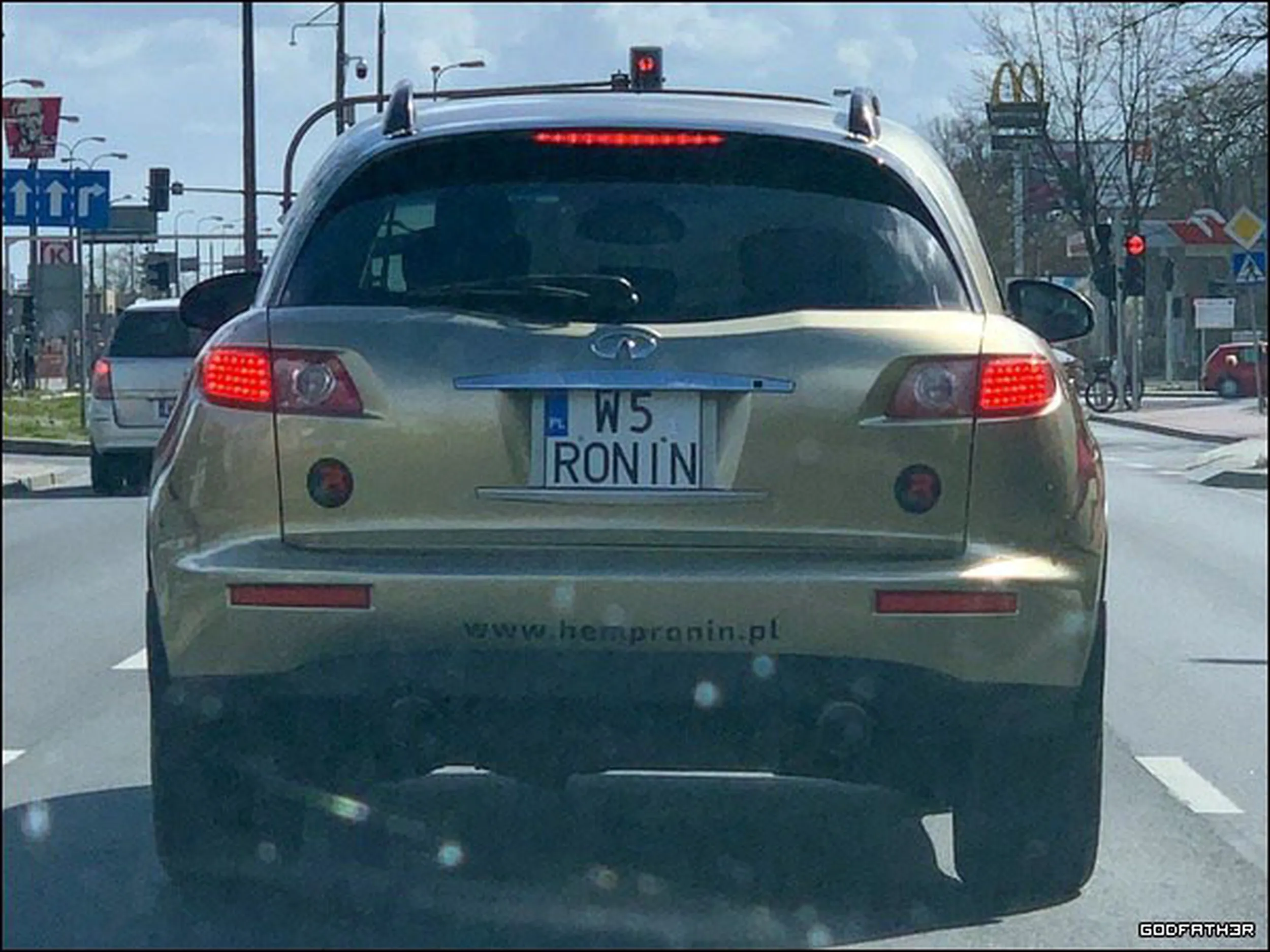 Fajny numer, blacha W5 RONIN