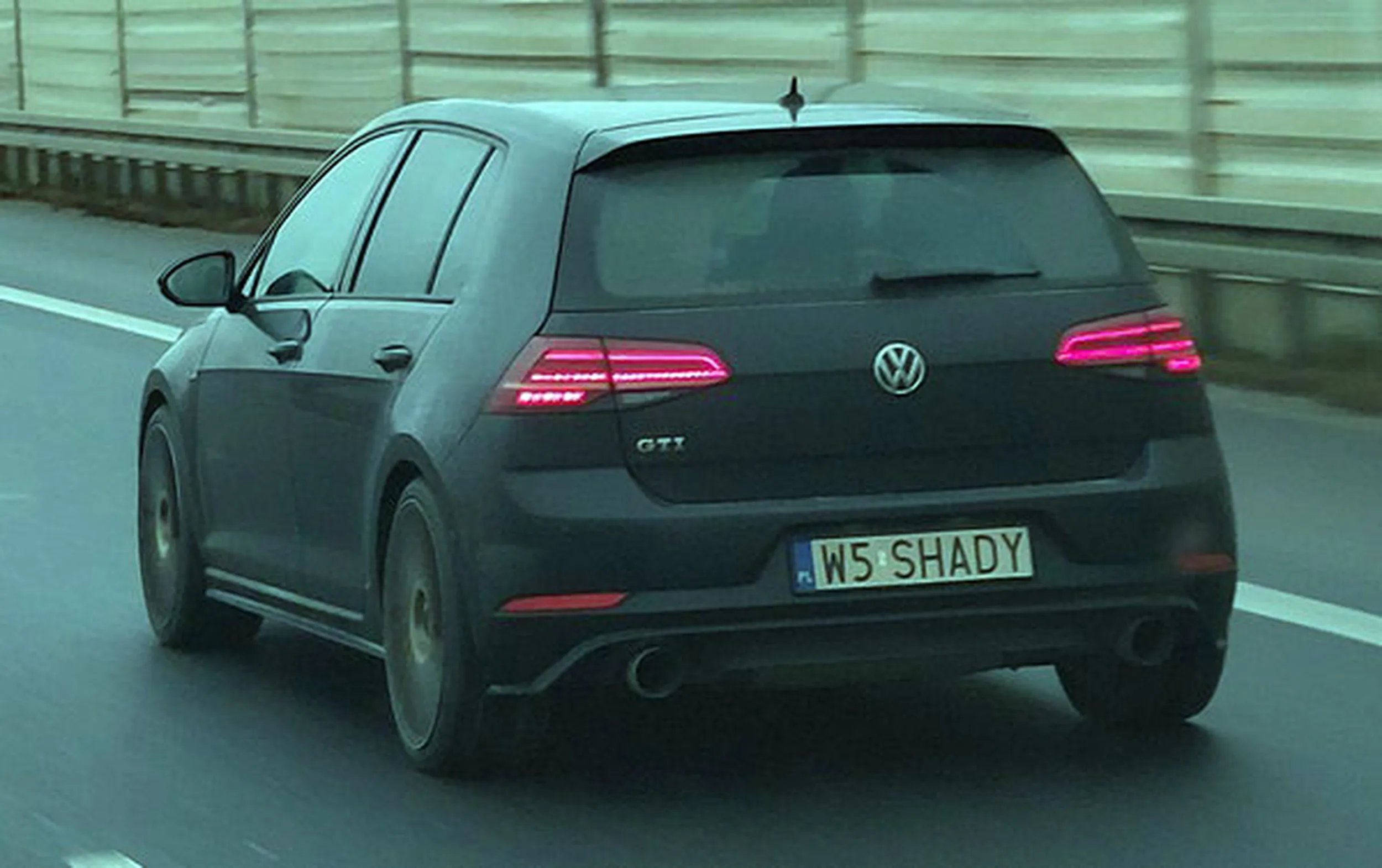 Fajny numer, blacha W5 SHADY