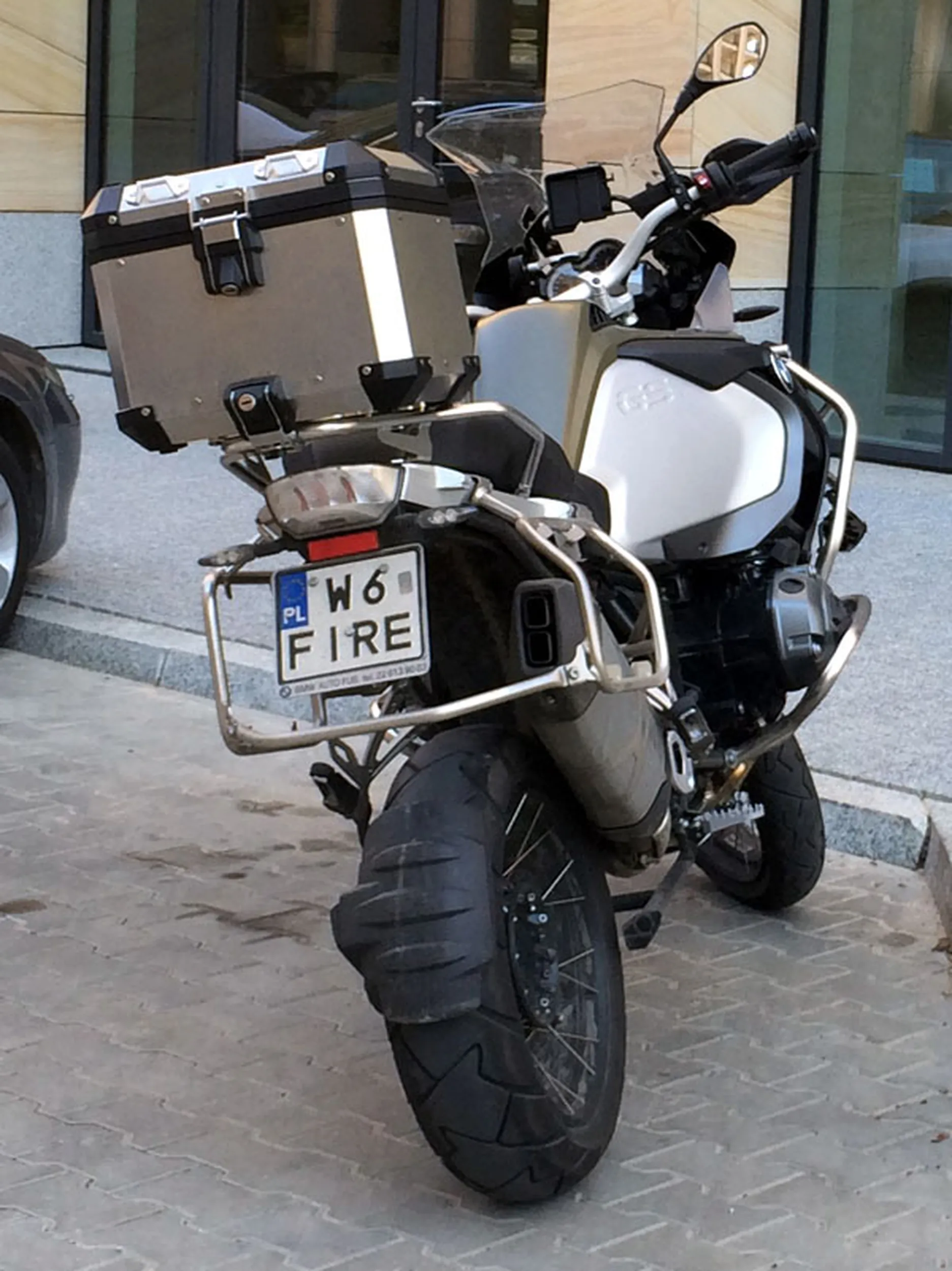 Fajny numer, blacha W6 FIRE