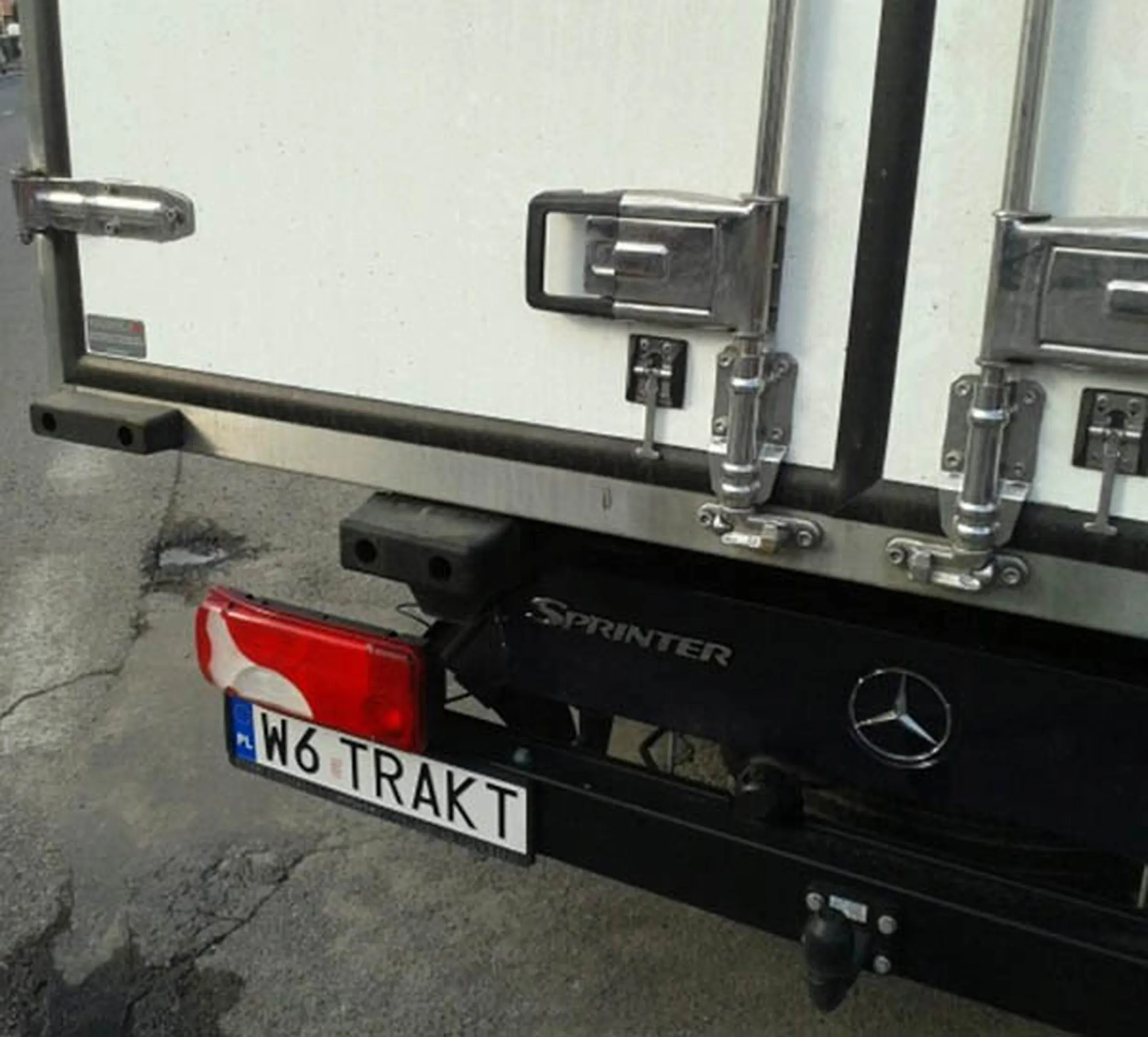 Fajny numer, blacha W6 TRAKT