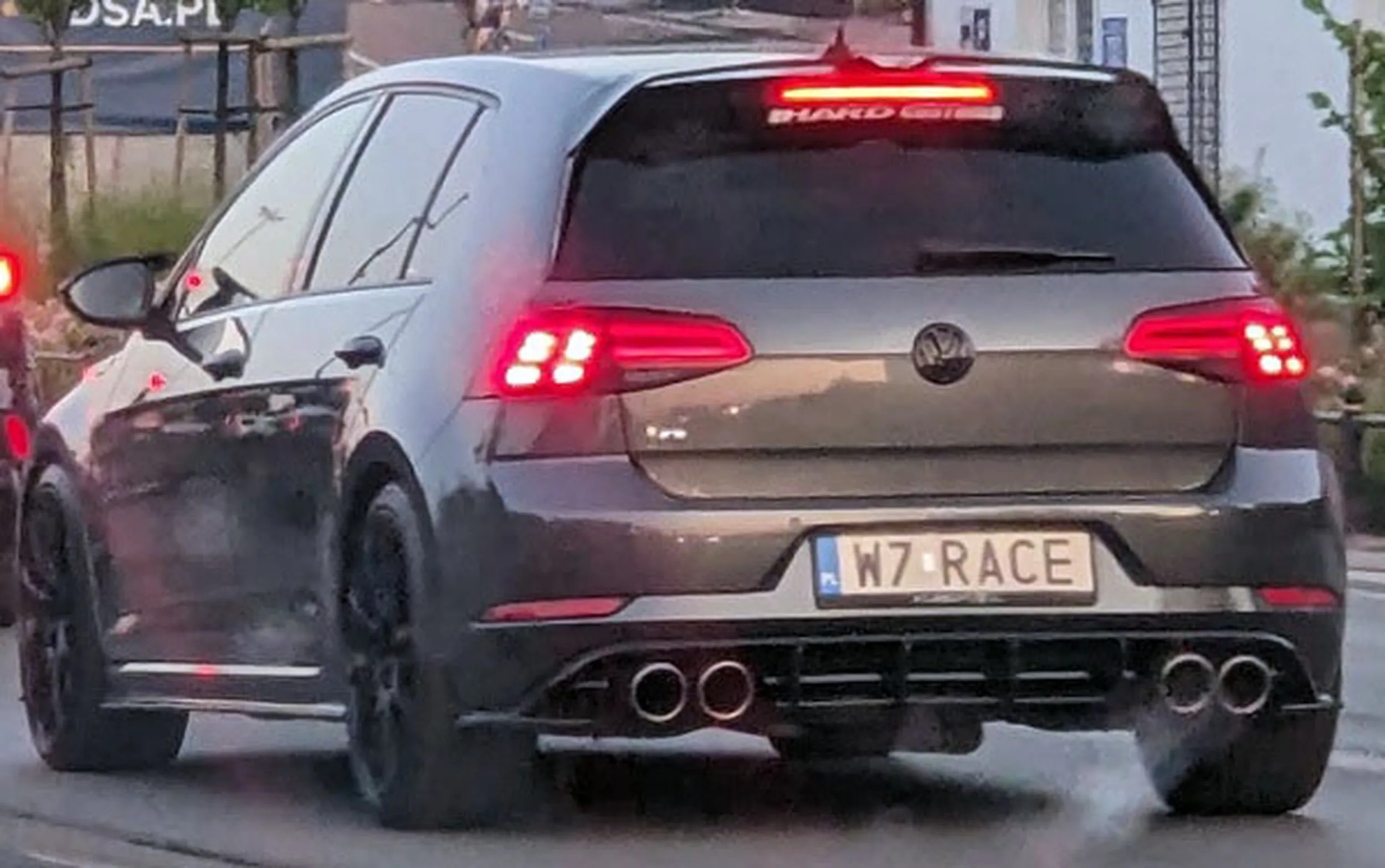 Fajny numer, blacha W7 RACE