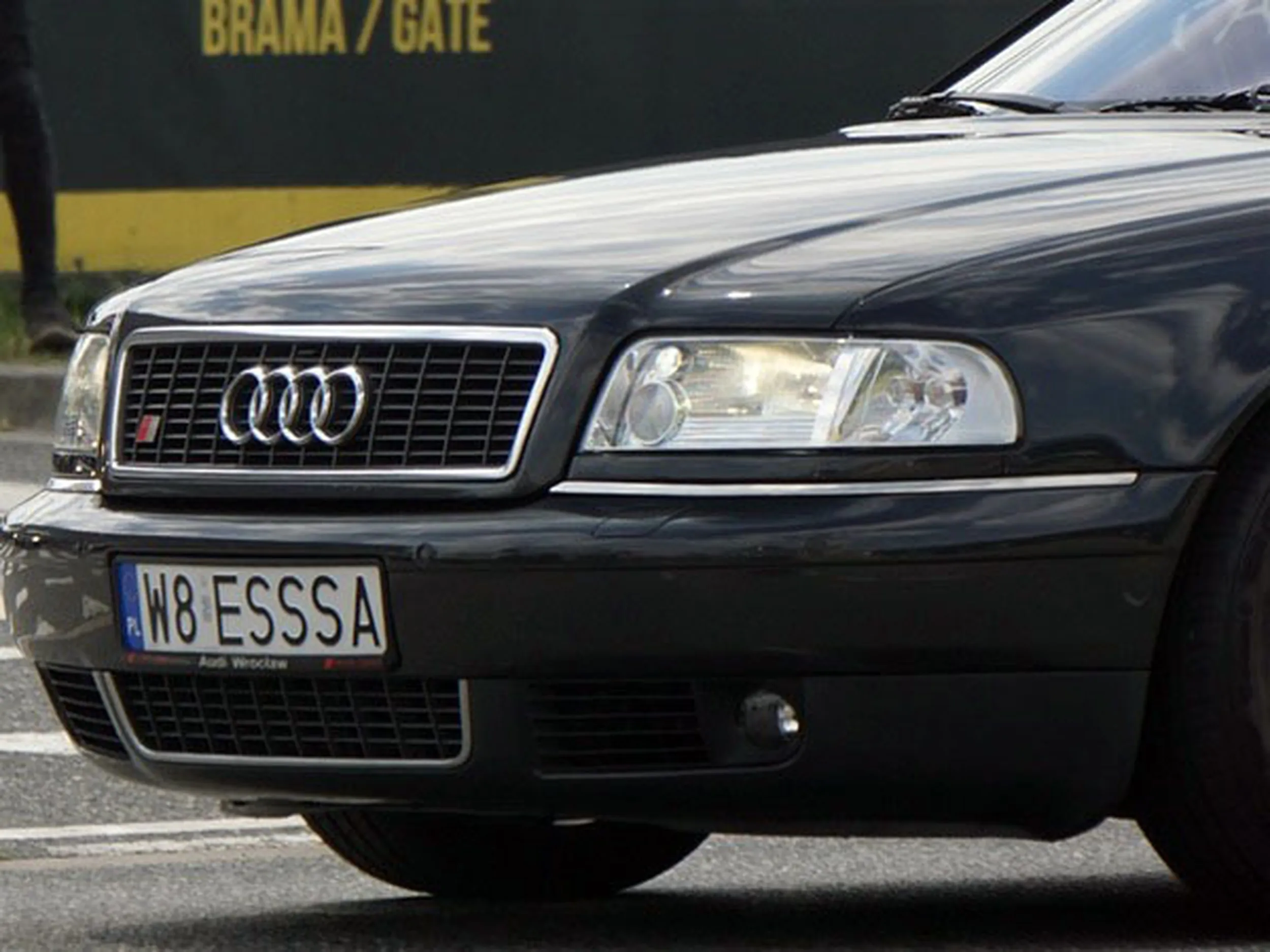 Fajny numer, blacha W8 ESSSA