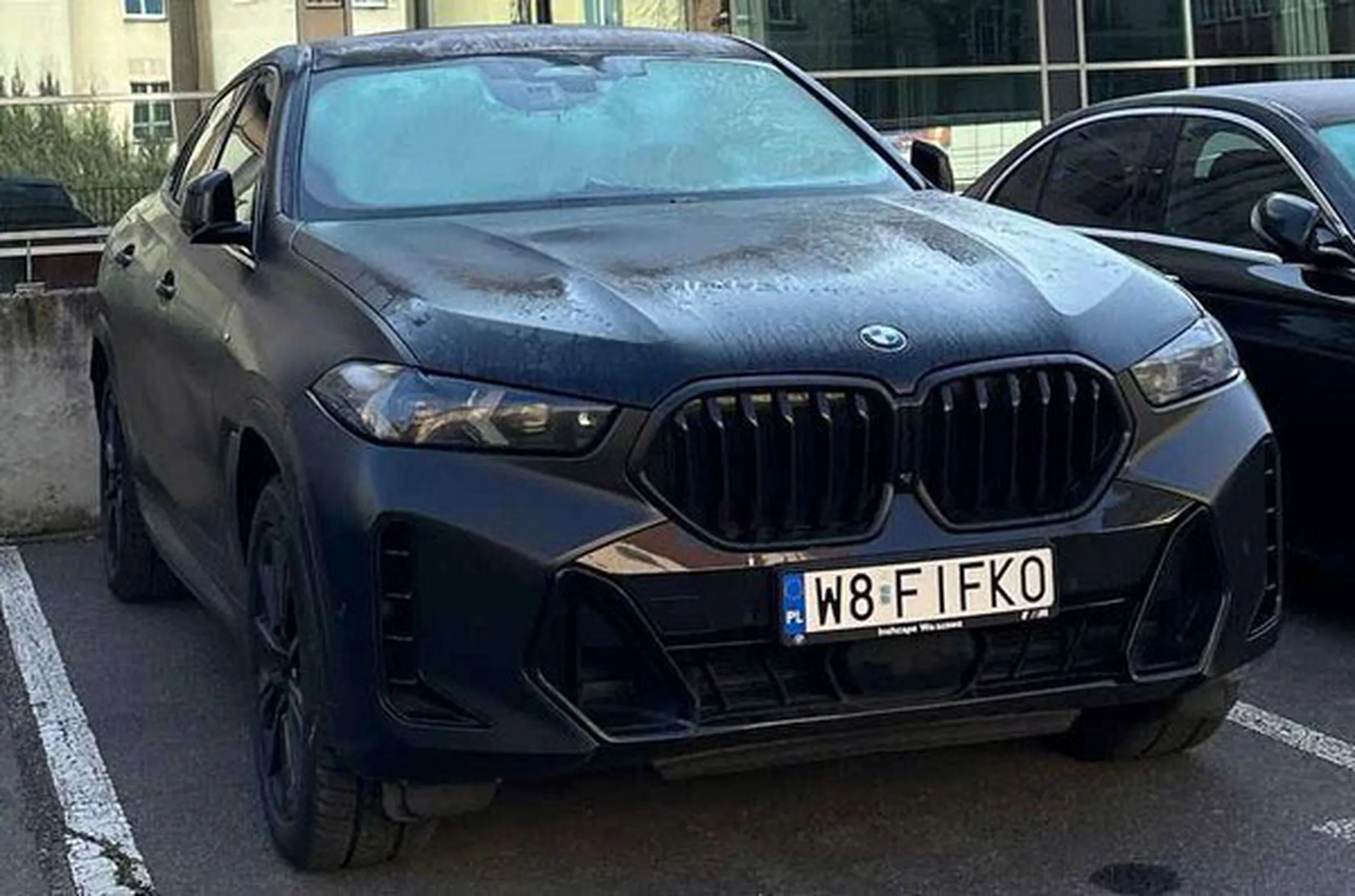 Fajny numer, blacha W8 FIFKO