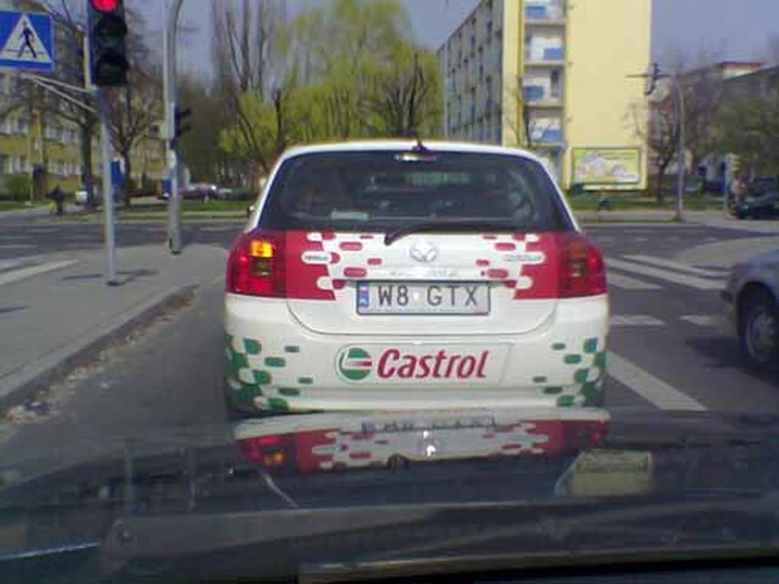 Fajny numer, blacha W8 GTX