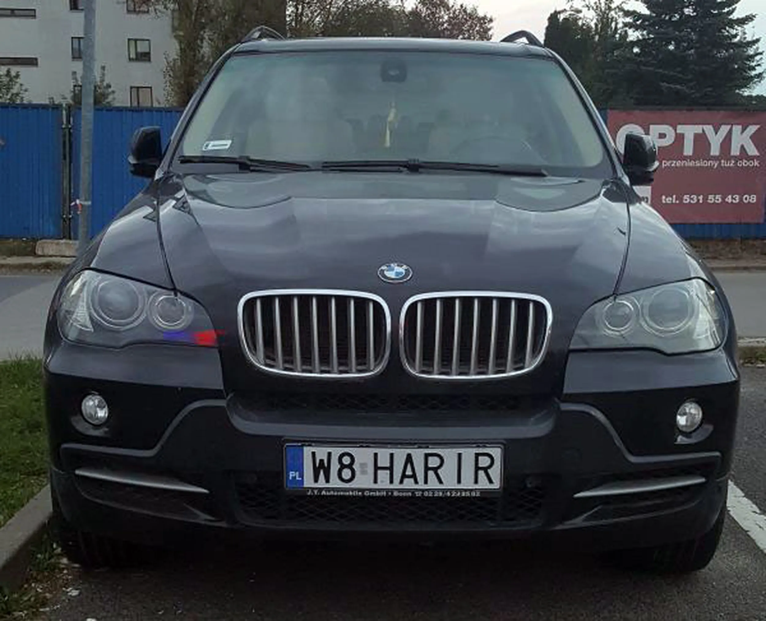 Fajny numer, blacha W8 HARIR