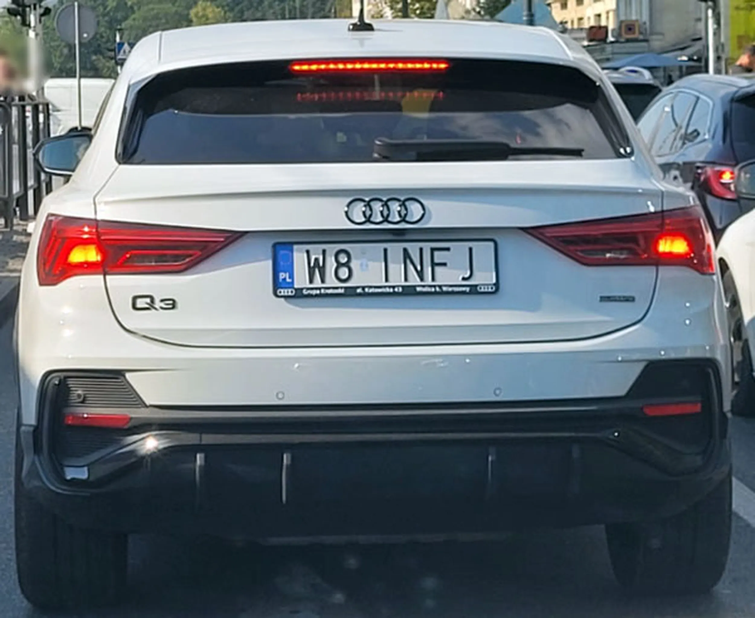 Fajny numer, blacha W8 INFJ