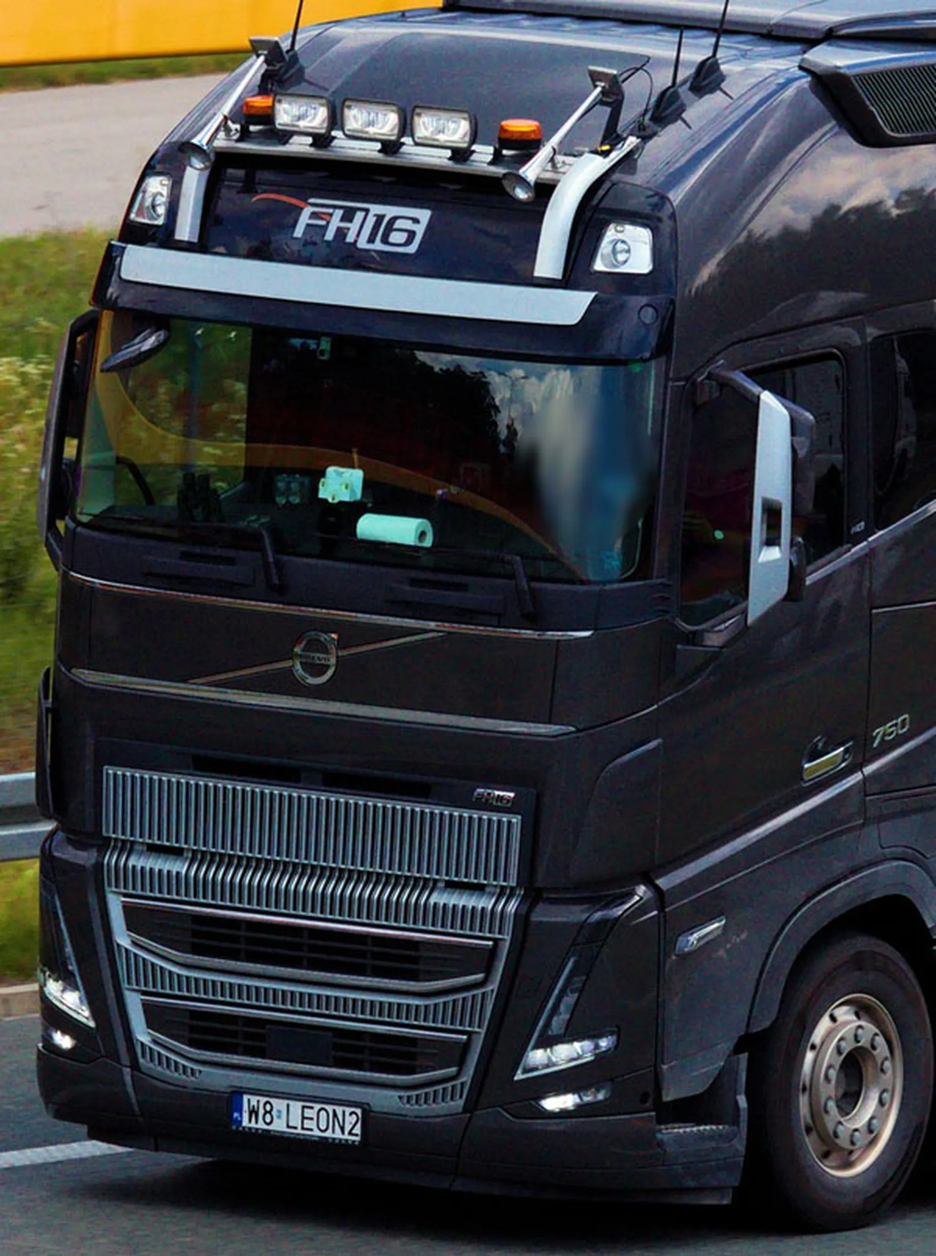 Fajny numer, blacha W8 LEON2