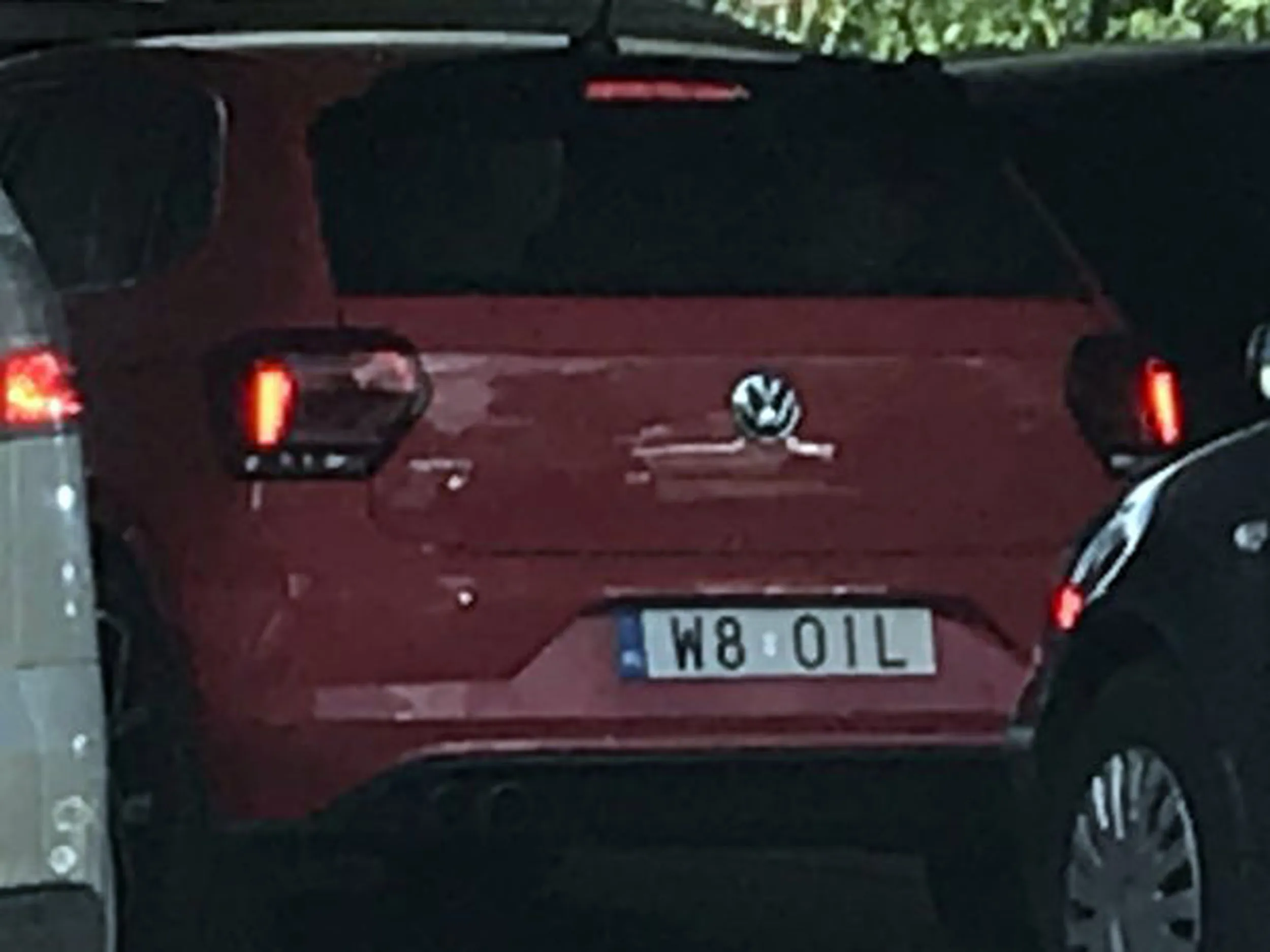 Fajny numer, blacha W8 OIL