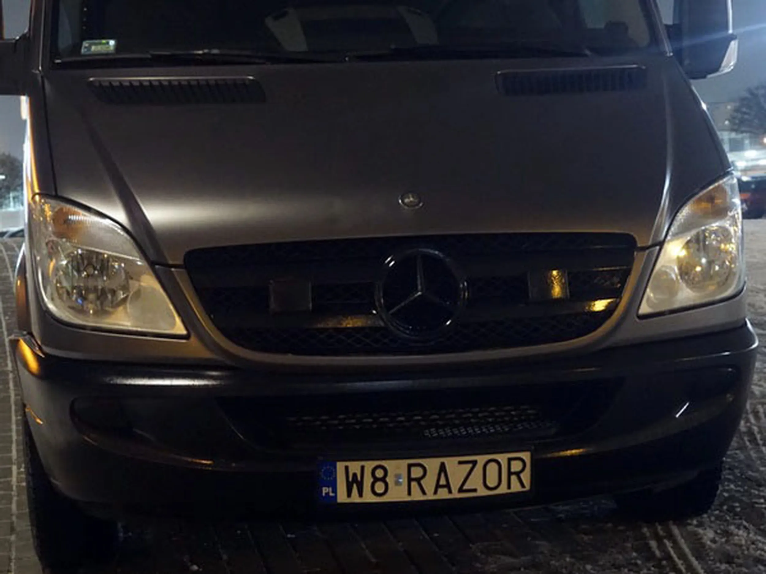 Fajny numer, blacha W8 RAZOR