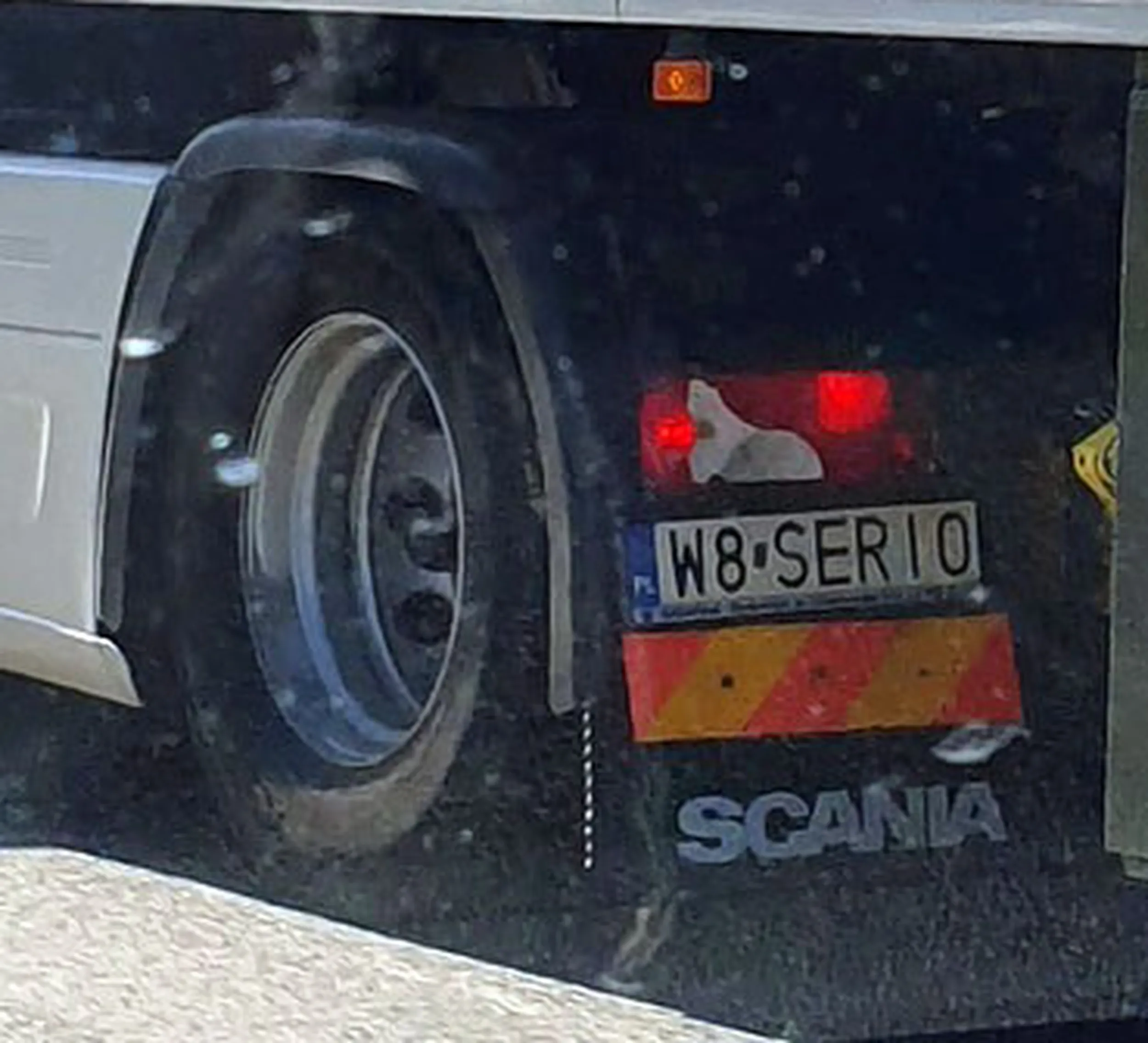 Fajny numer, blacha W8 SERIO