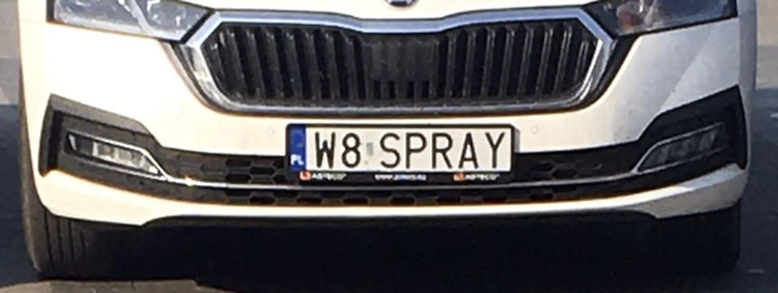 Fajny numer, blacha W8 SPRAY