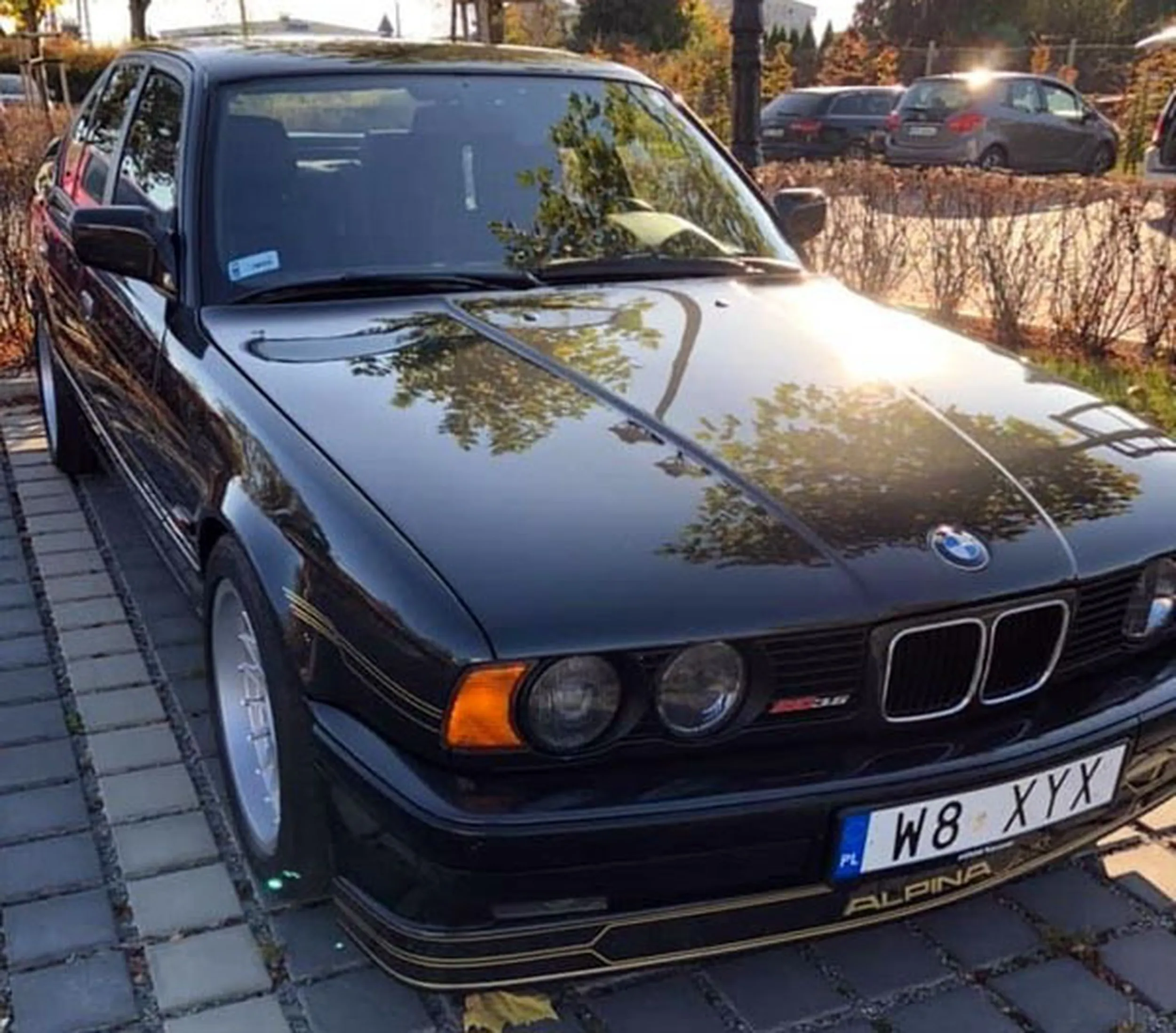 Fajny numer, blacha W8 XYX