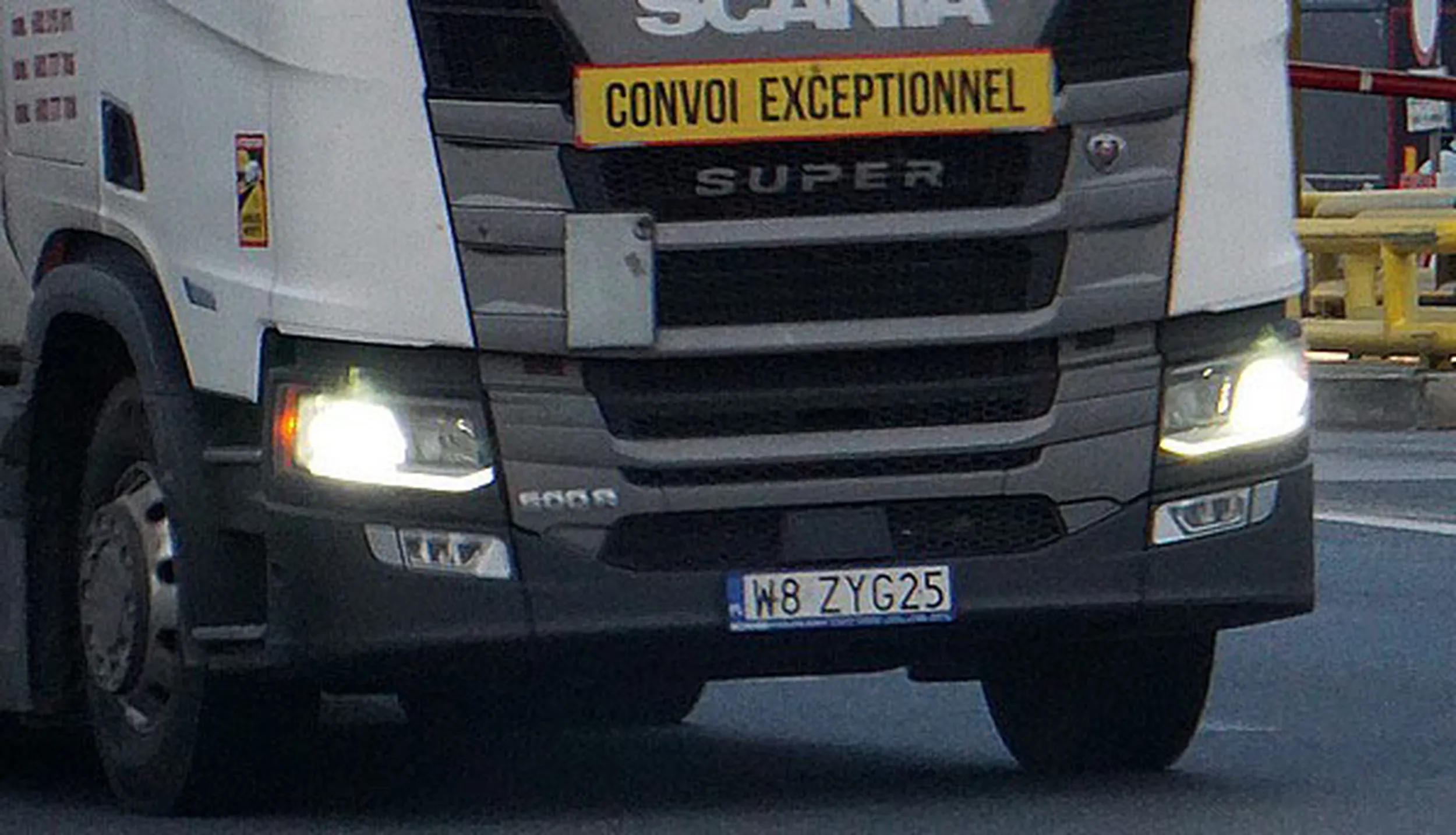 Fajny numer, blacha W8 ZYG25