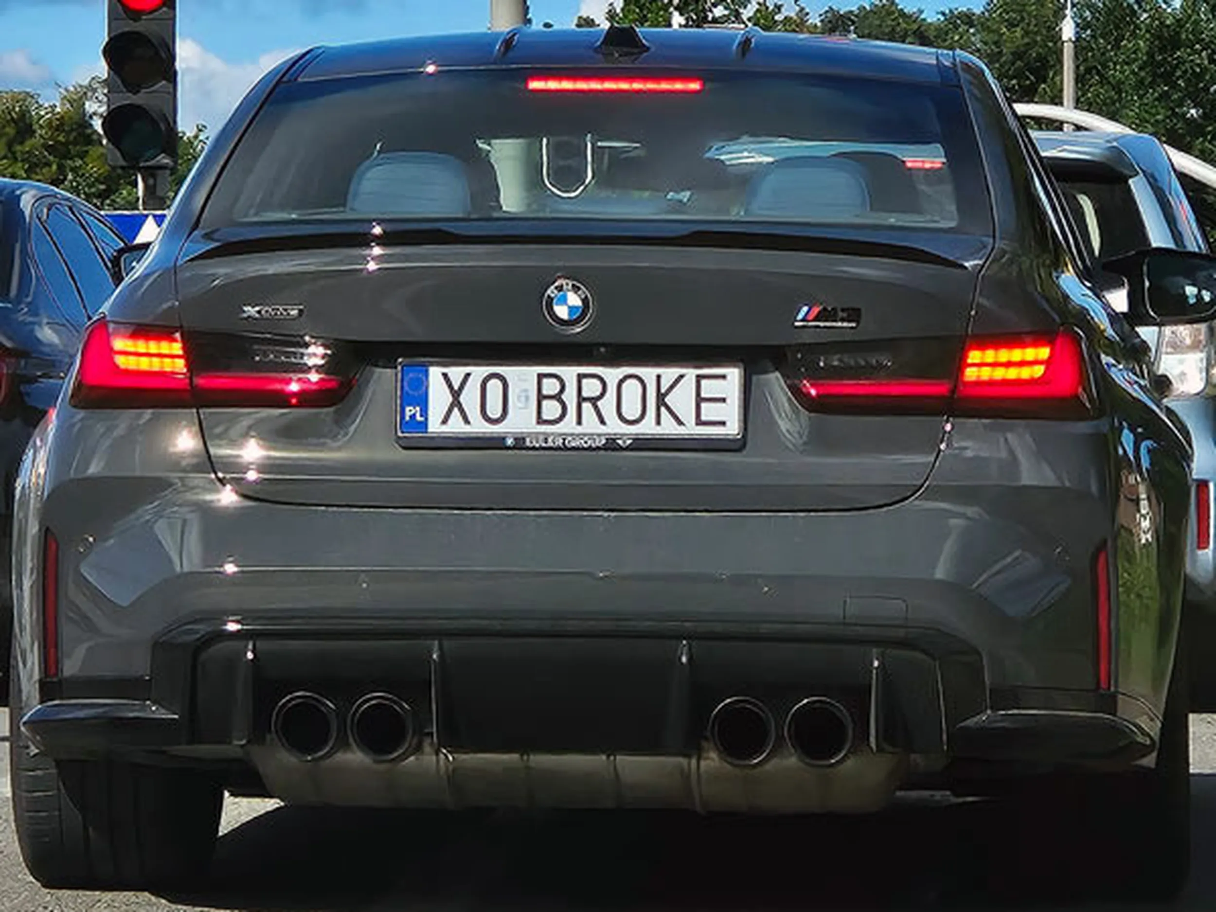 Fajny numer, blacha X0 BROKE