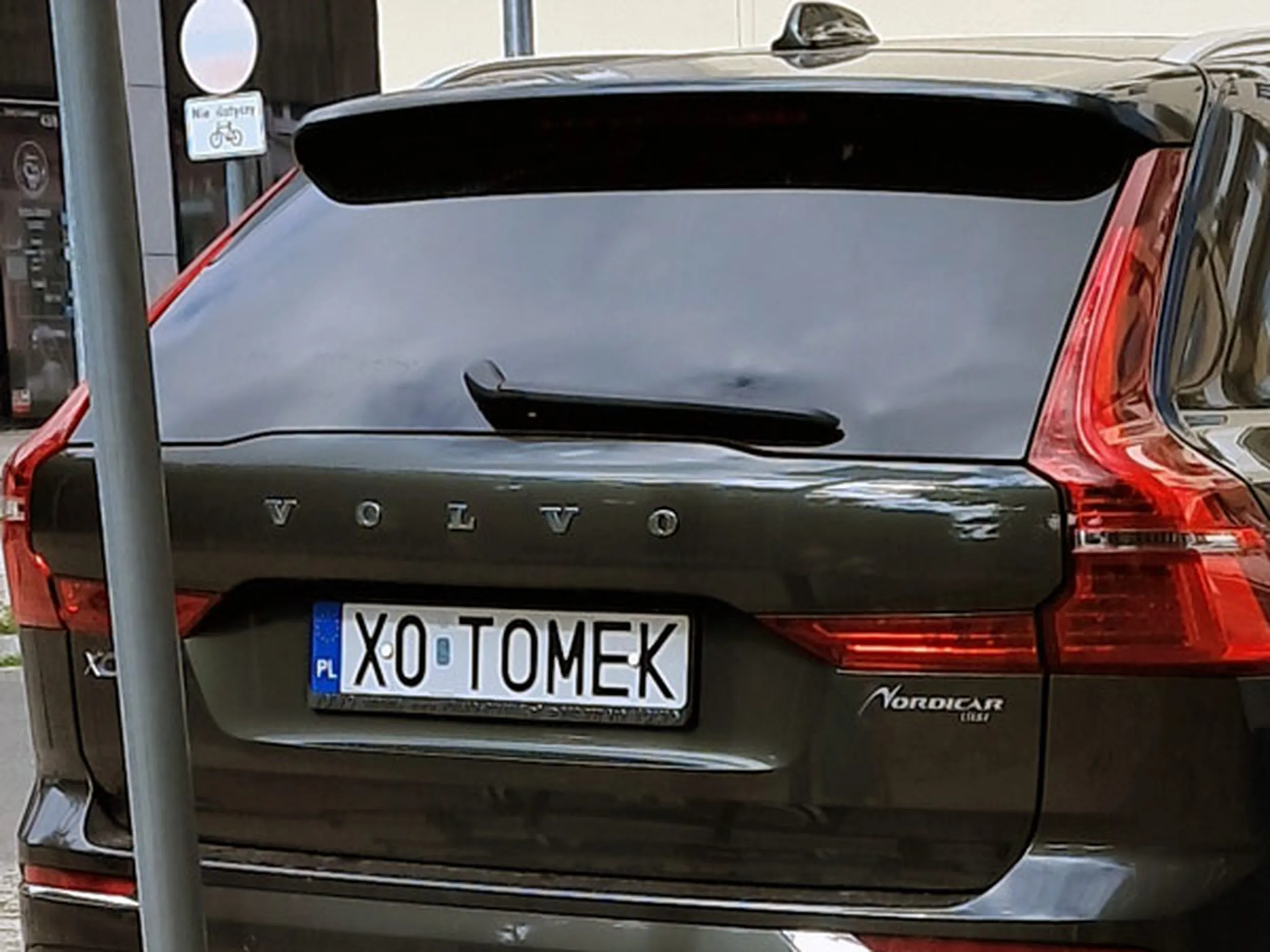 Fajny numer, blacha X0 TOMEK