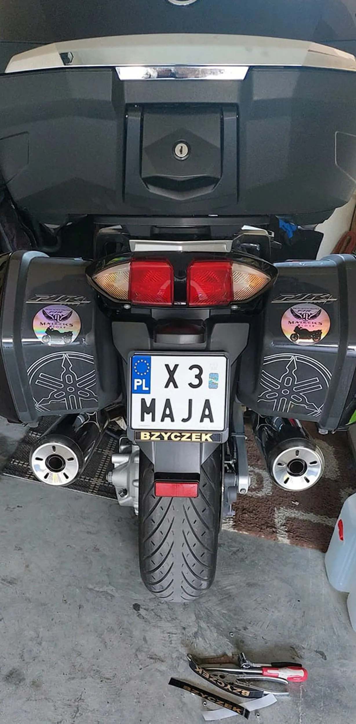 Fajny numer, blacha X3 MAJA